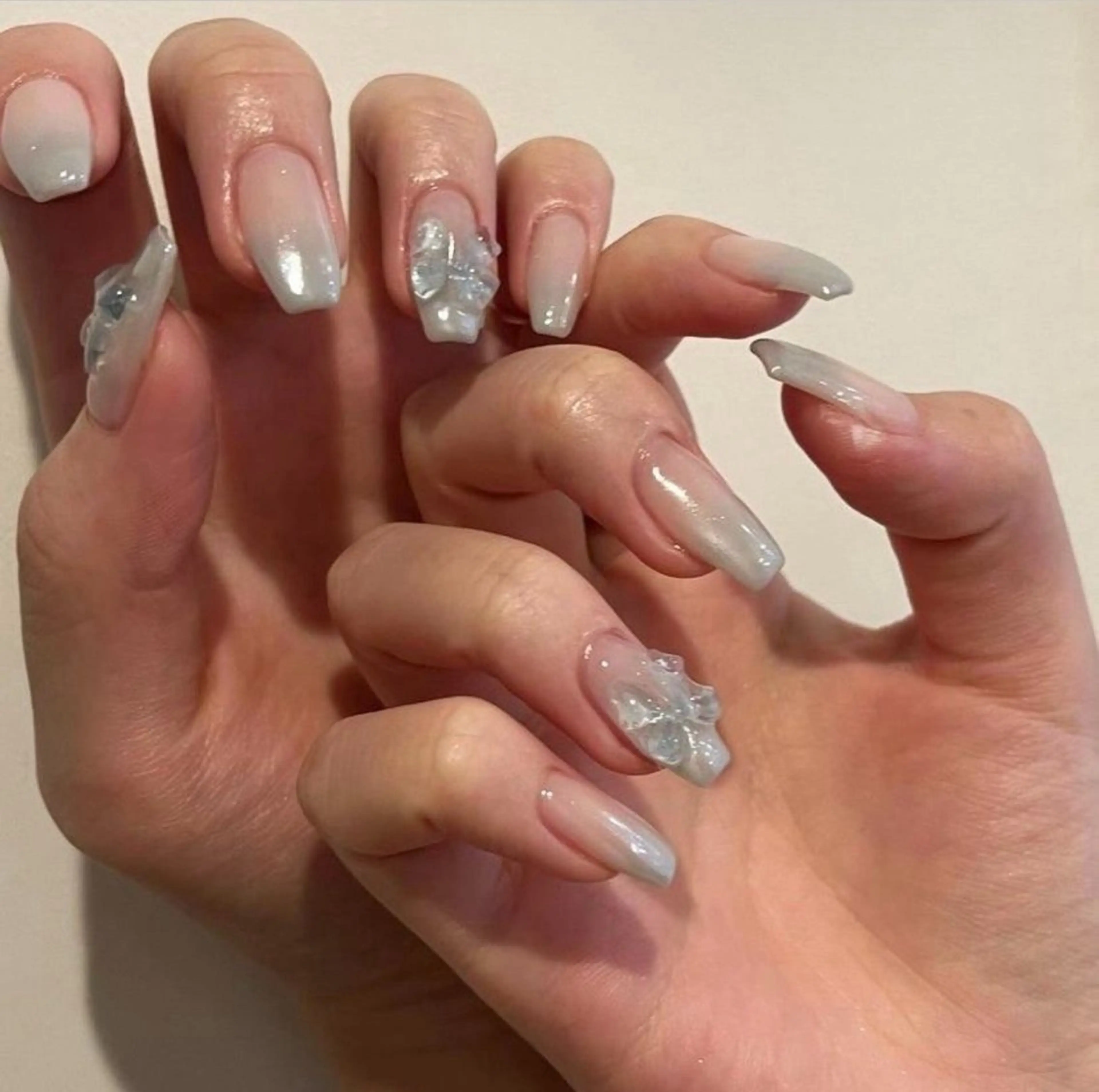 ネイル シンプルネイル ハンドネイル JISOO ANA.CHUOのネイルデザイン