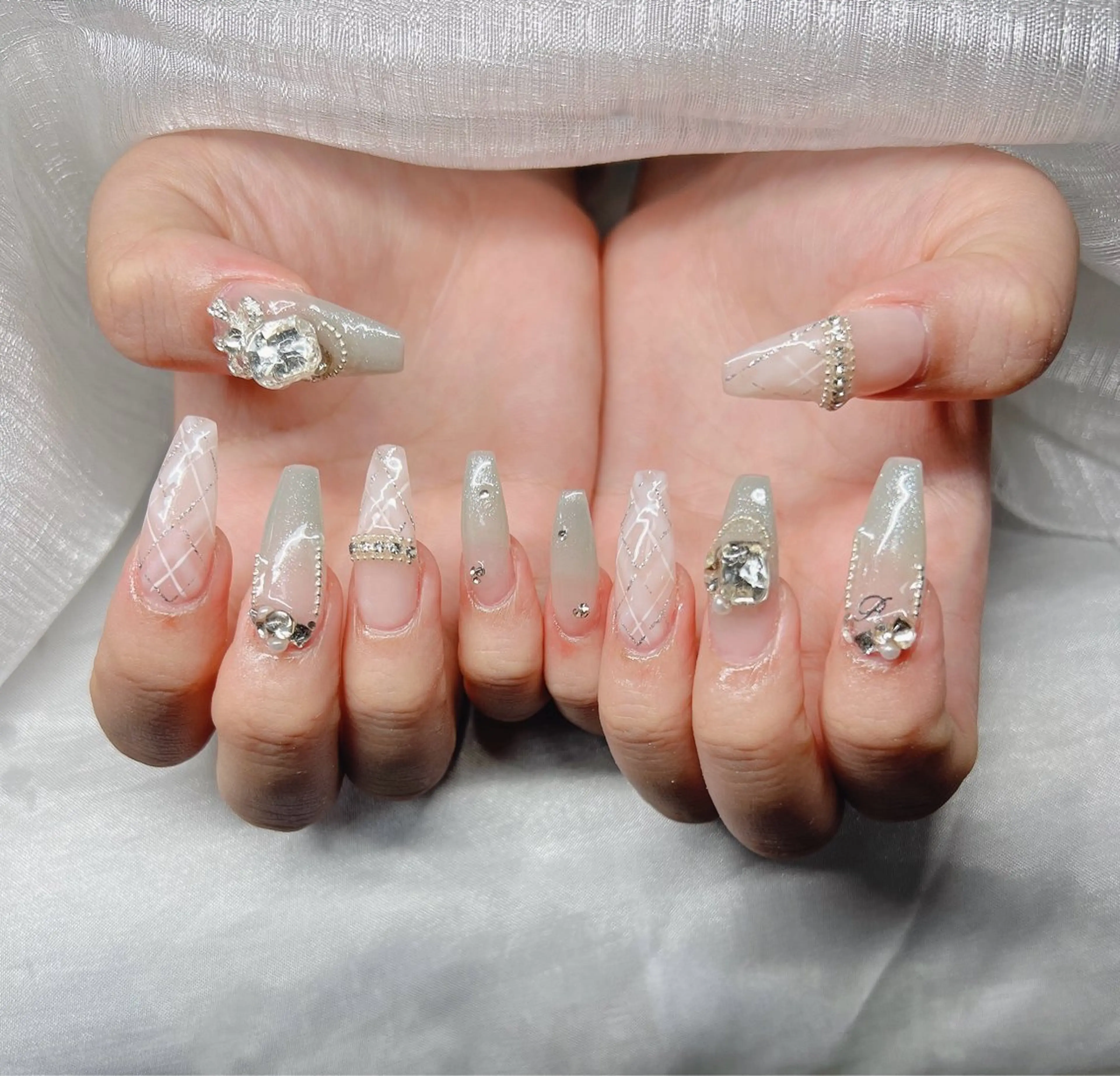 ネイル ハンドネイル Lee Nailsのネイルデザイン