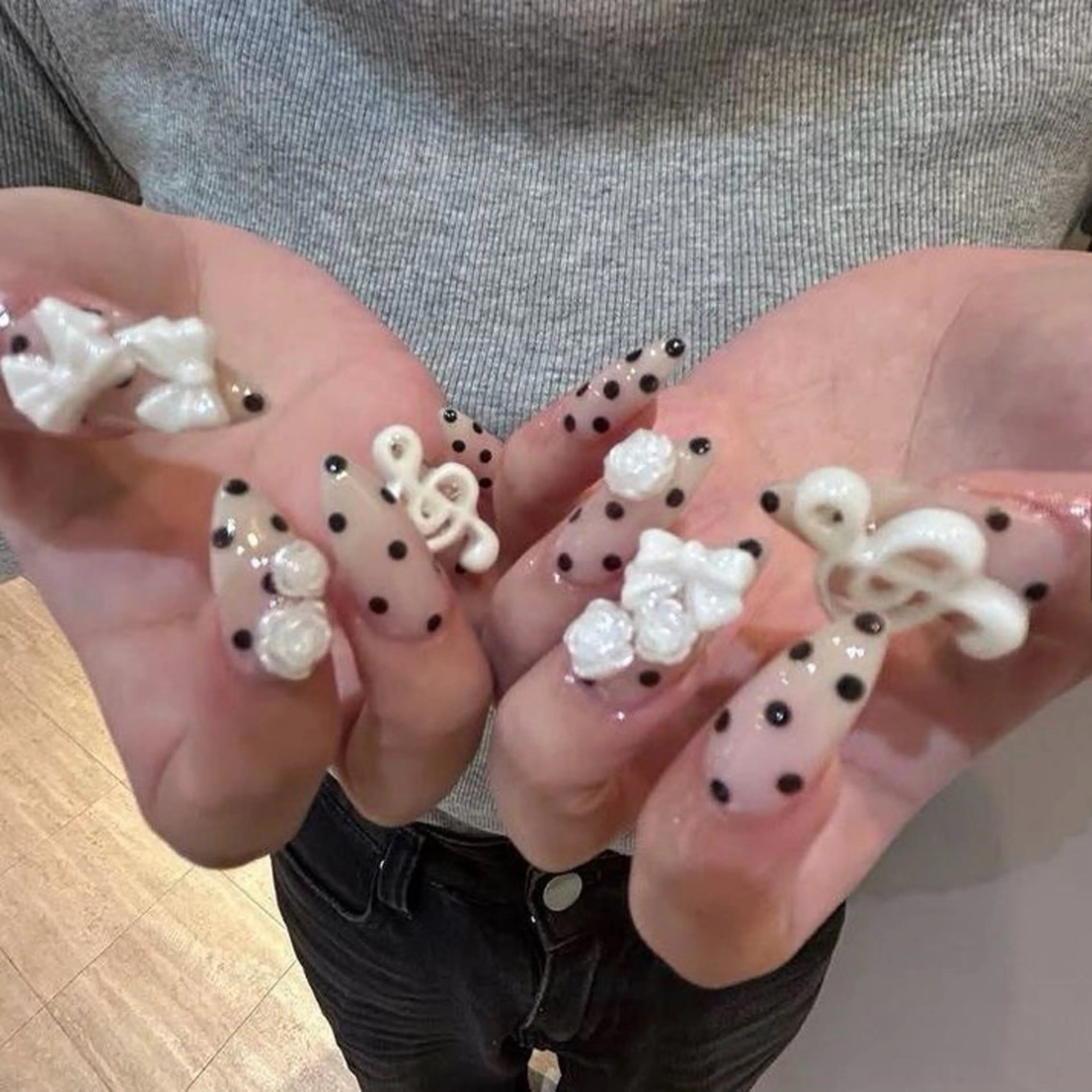 ネイル アートネイル 長さ出し ジェルネイル 韓国ネイル マグネットネイル ハンドネイル Cloudy Chan Nailのネイルデザイン