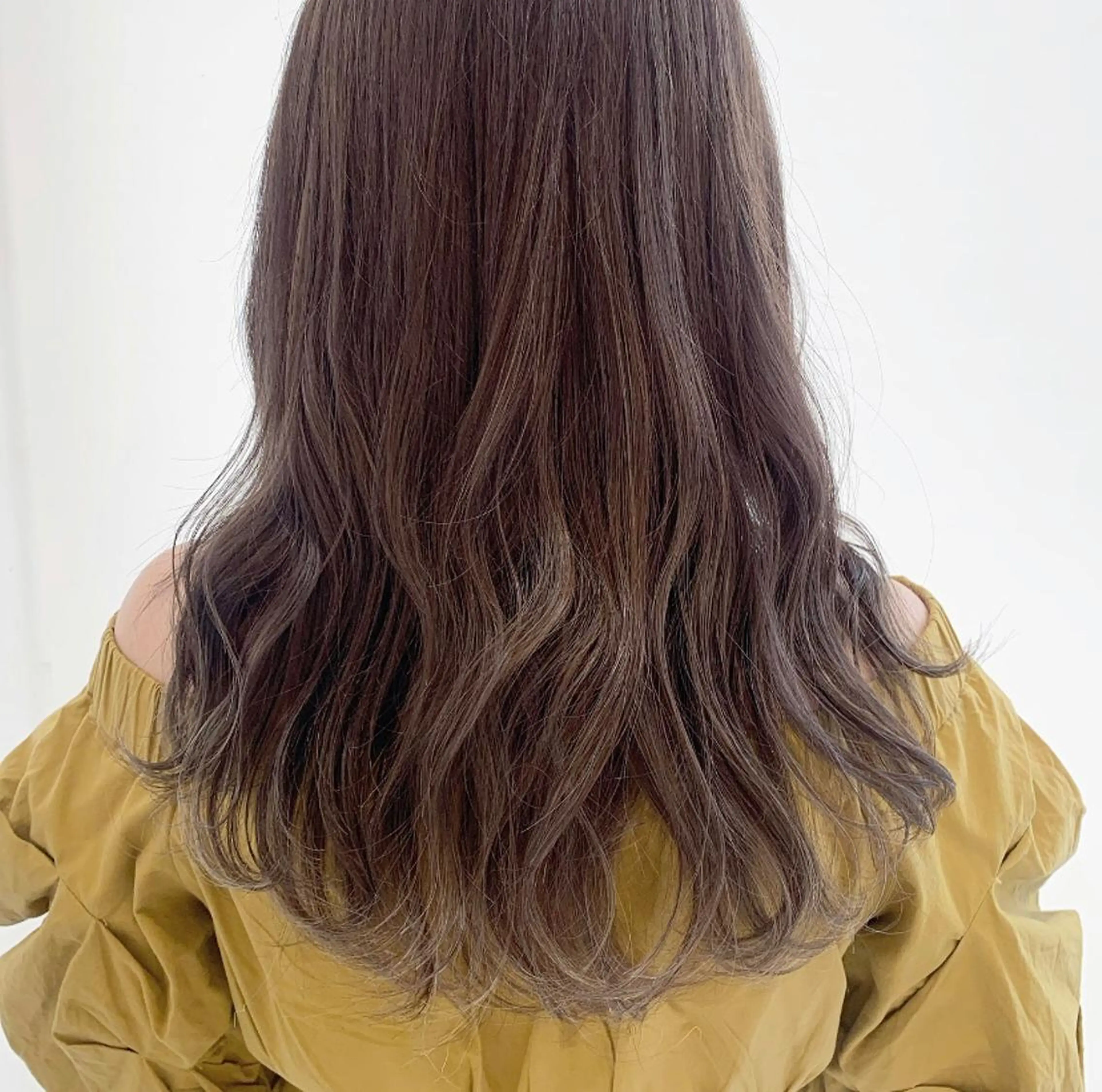 カラー 山口 莉奈のヘアスタイル