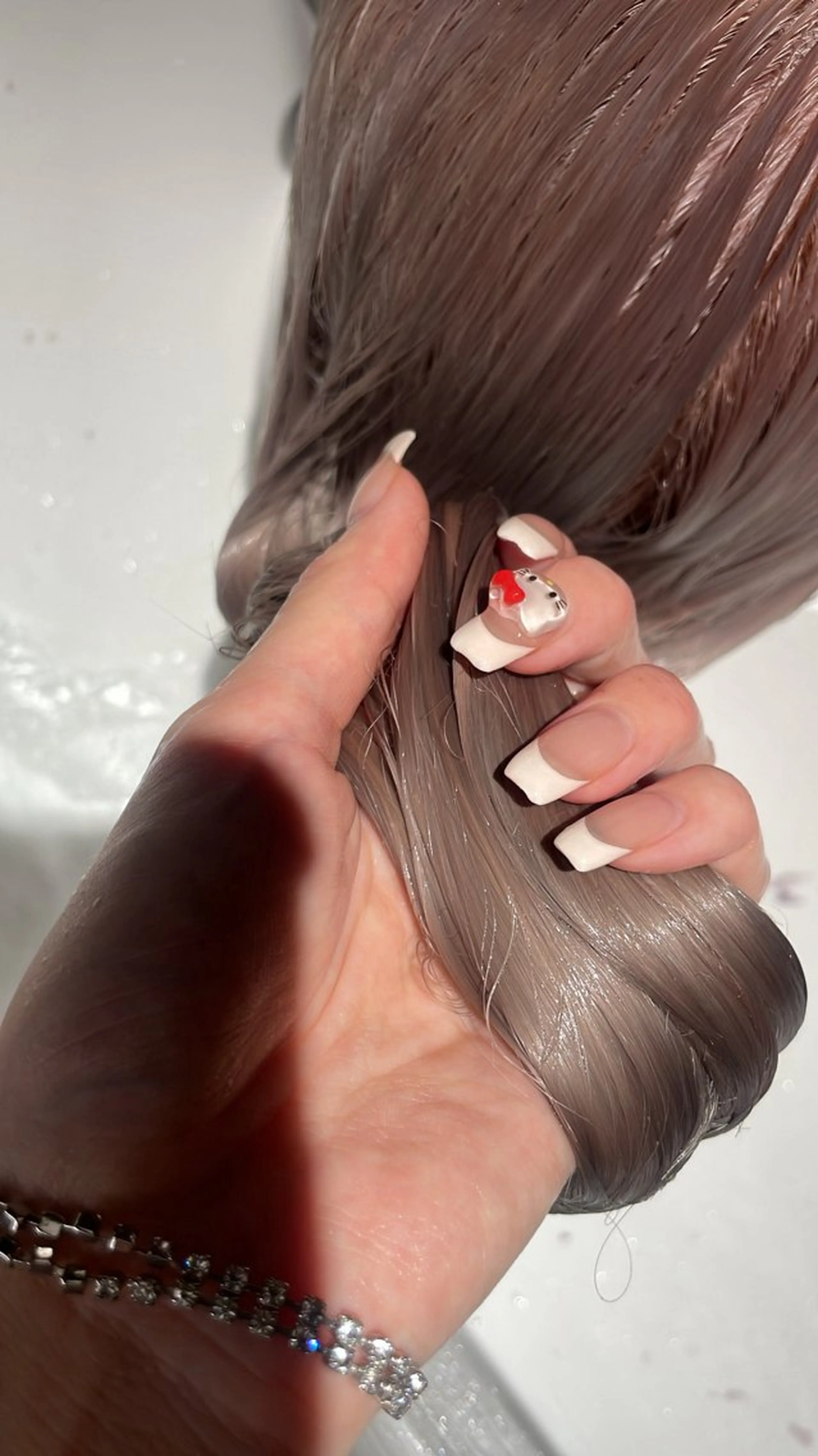 ロング カラー ベージュカラー ブリーチ 透明感カラー ミルクティーベージュ 名古屋栄♡PELE/ ブリーチ/ハイトーンのヘアスタイル