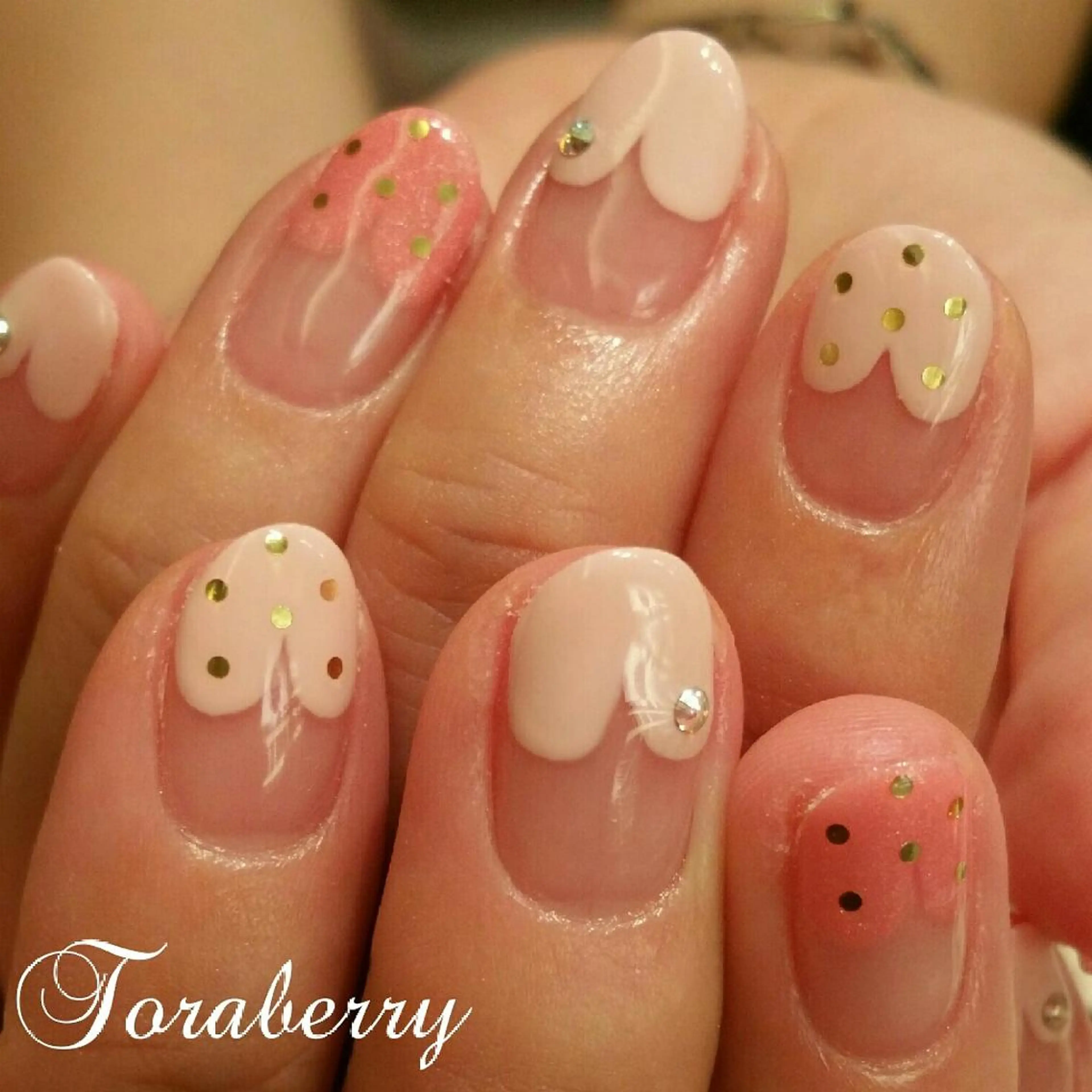 ネイル フレンチネイル ハート ハンドネイル ネイリスト なつみのネイルデザイン