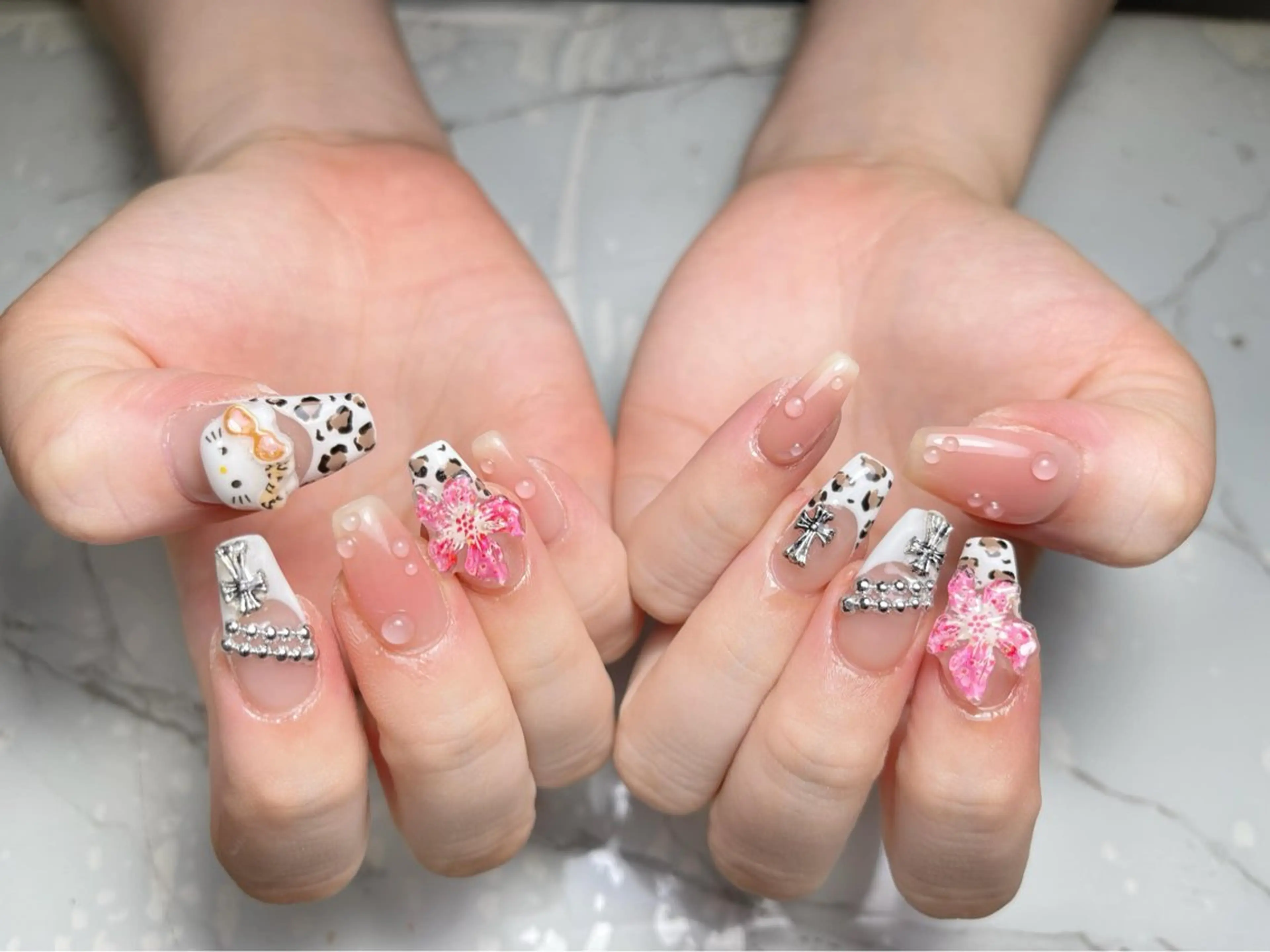 ネイル アートネイル フレンチネイル ジェルネイル グラデーション 韓国ネイル ハンドネイル 💕鈴木ユリ パラジェル/オフ無料のネイルデザイン