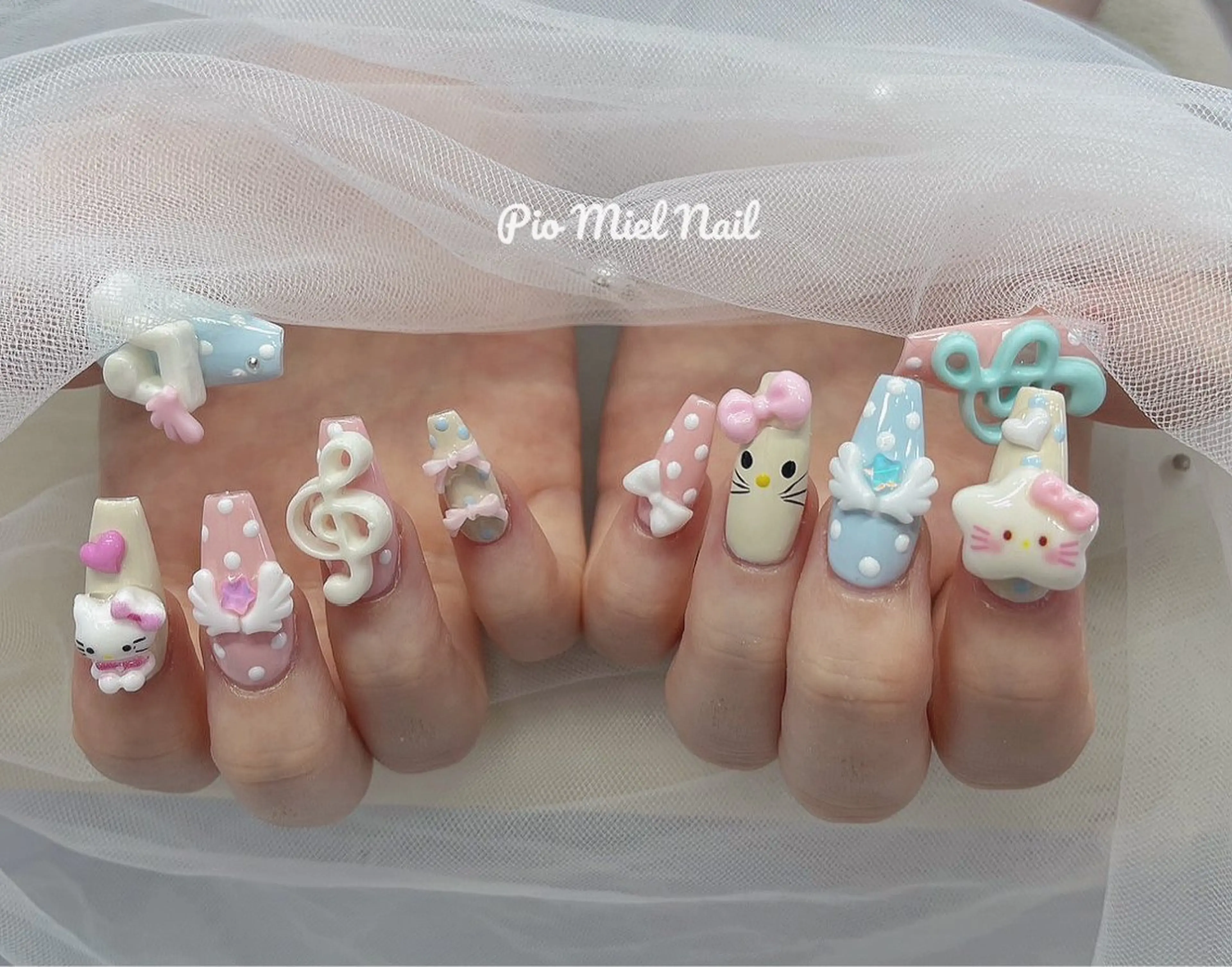 ミディアム 韓国風ヘア Pio Mielのネイルデザイン