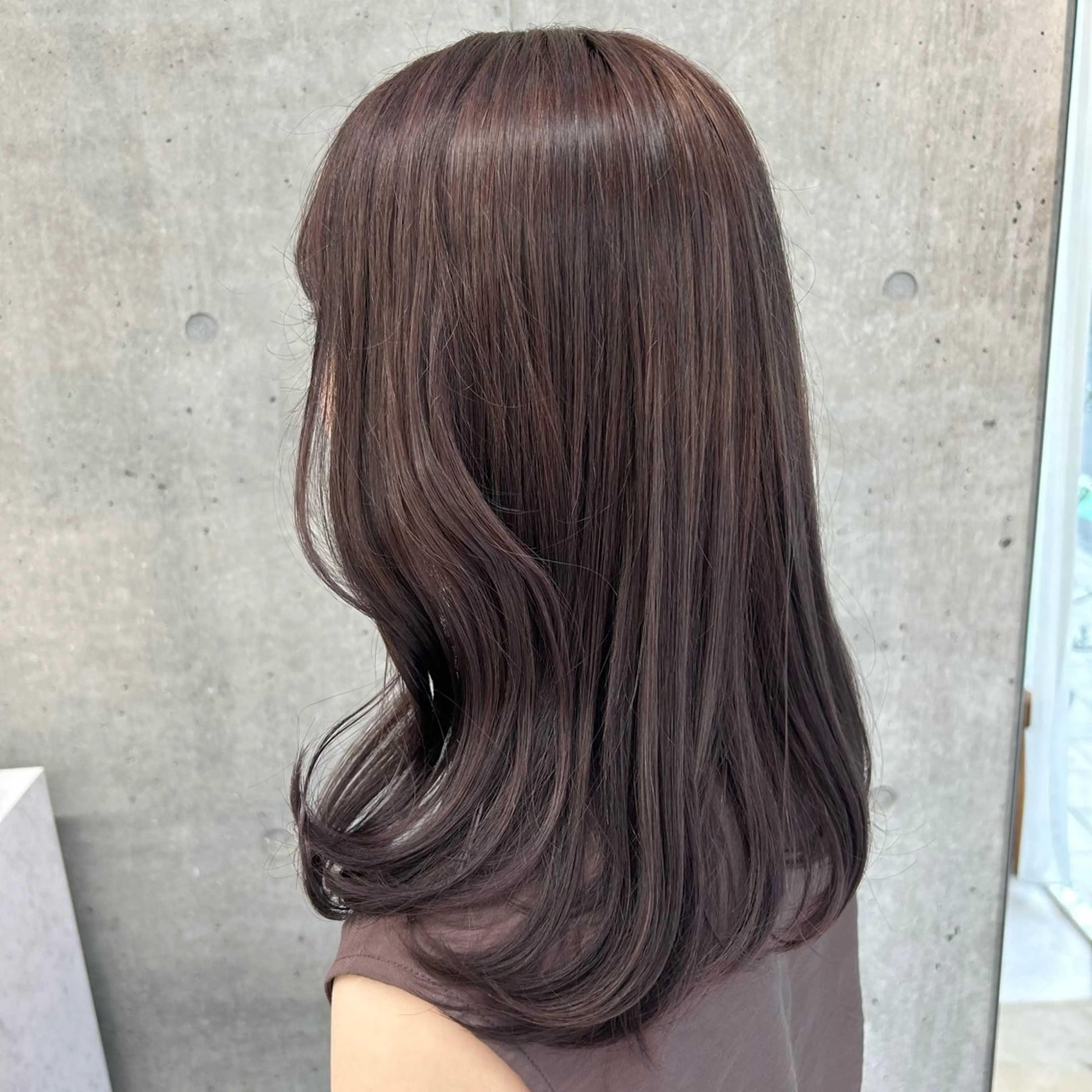 セミロング カット ヘアカラー トリートメント LOE Yuuka/42🩵のヘアスタイル