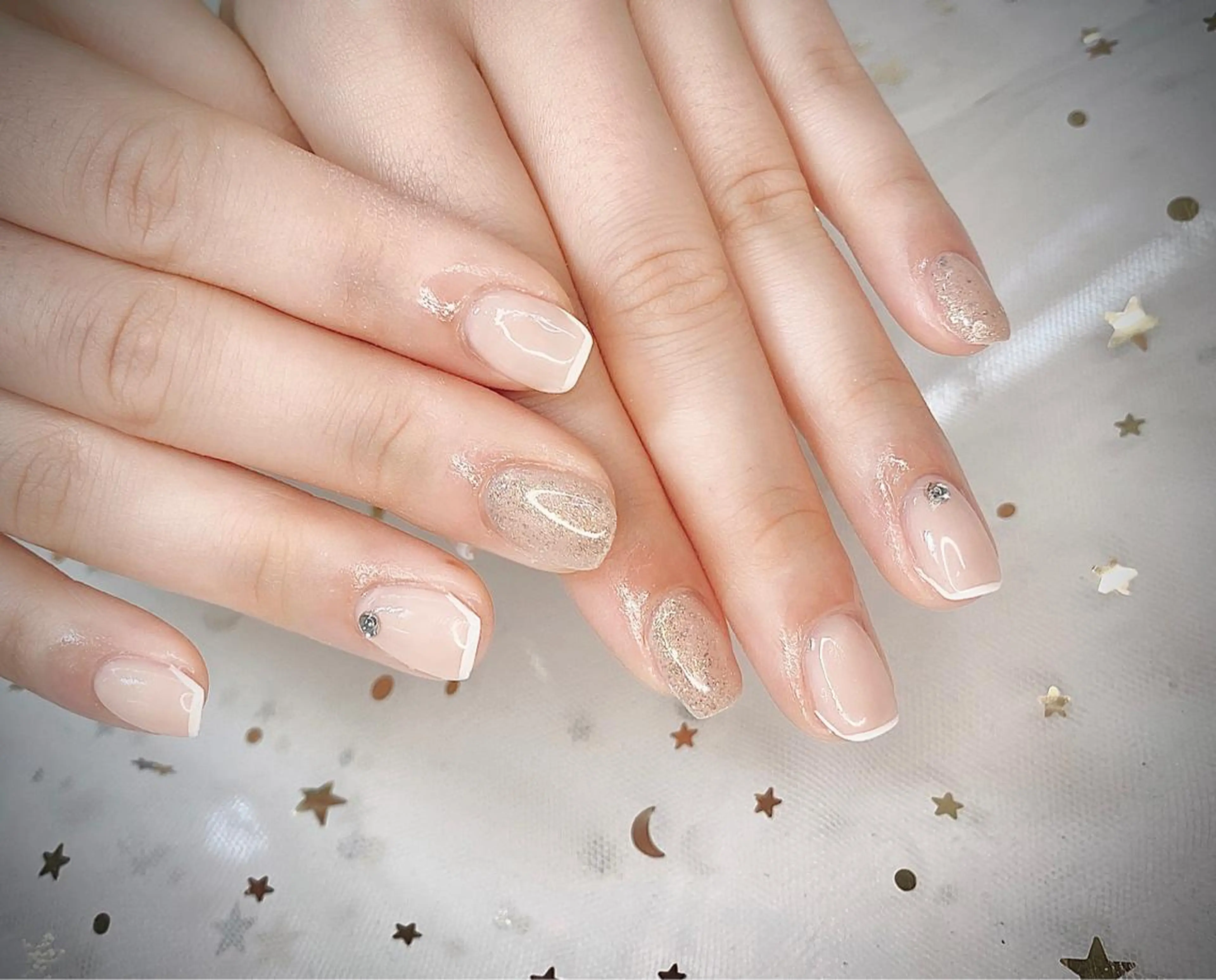 ネイル I-nailロング /ワンホン/キラキラのネイルデザイン