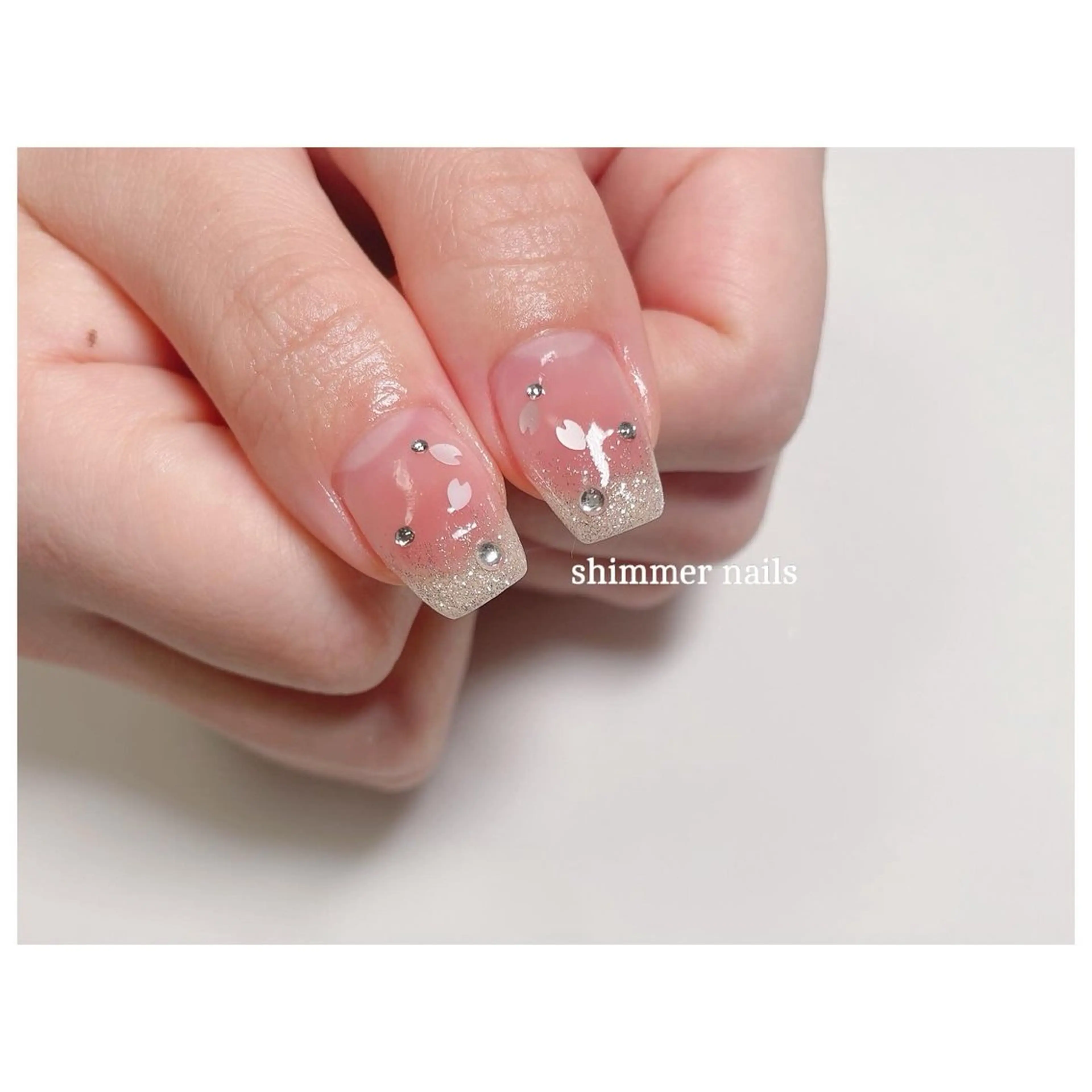 ネイル shimmer nailsのネイルデザイン