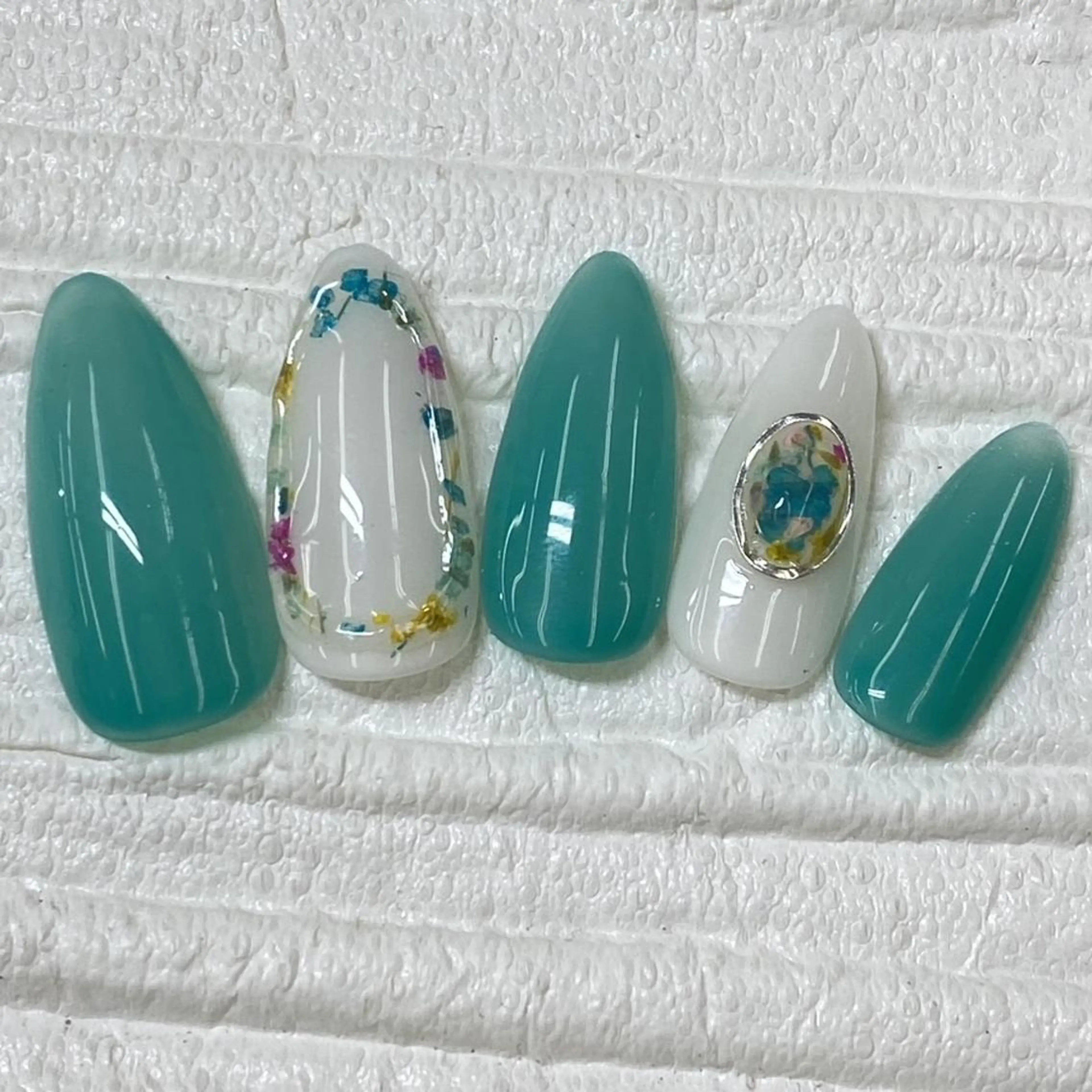 ネイル Nail salon Honey Beeのネイルデザイン