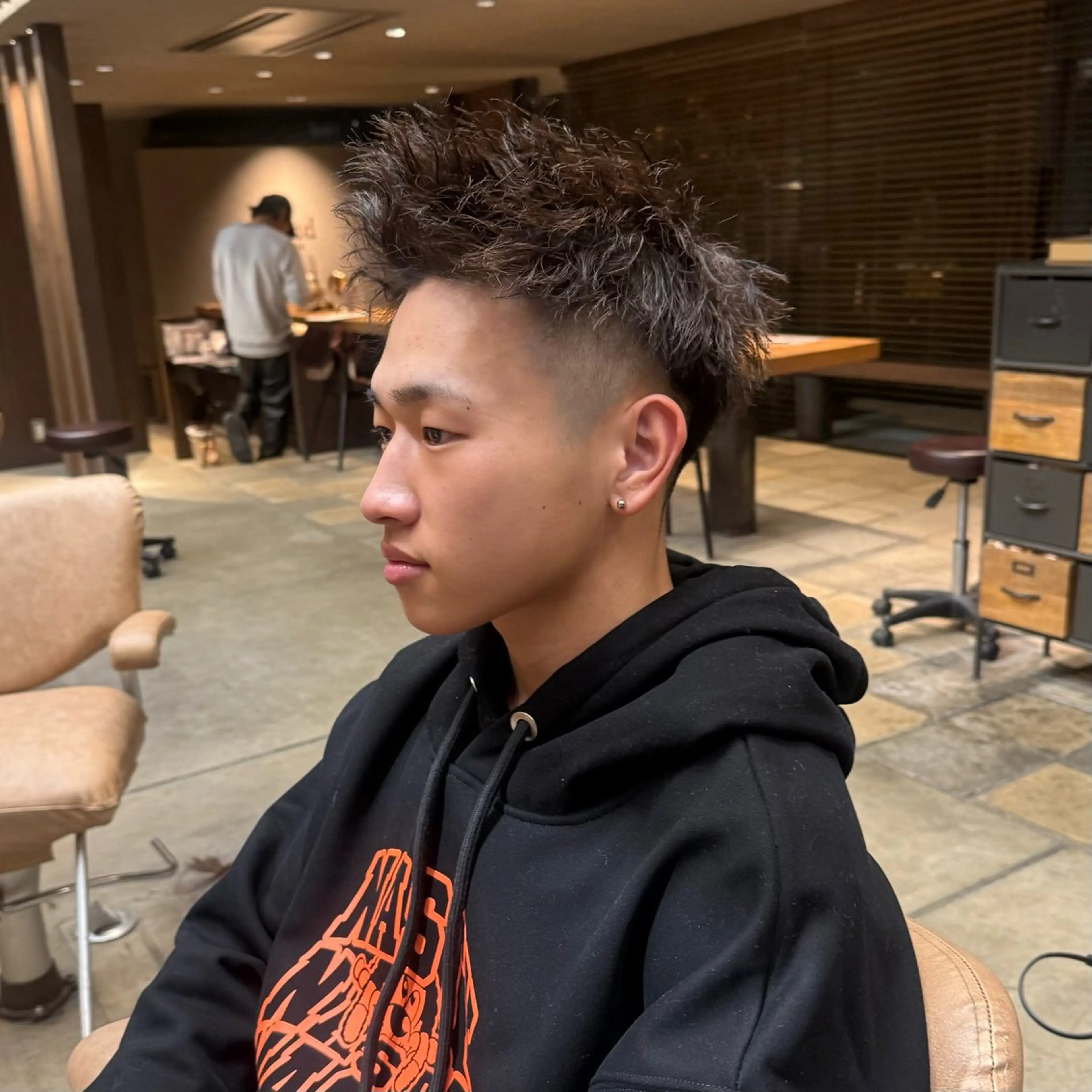 パーマ メンズ メンズパーマ メンズツイストパーマ ツイストパーマ カット パーマ トリートメント 畑中 希望のヘアスタイル