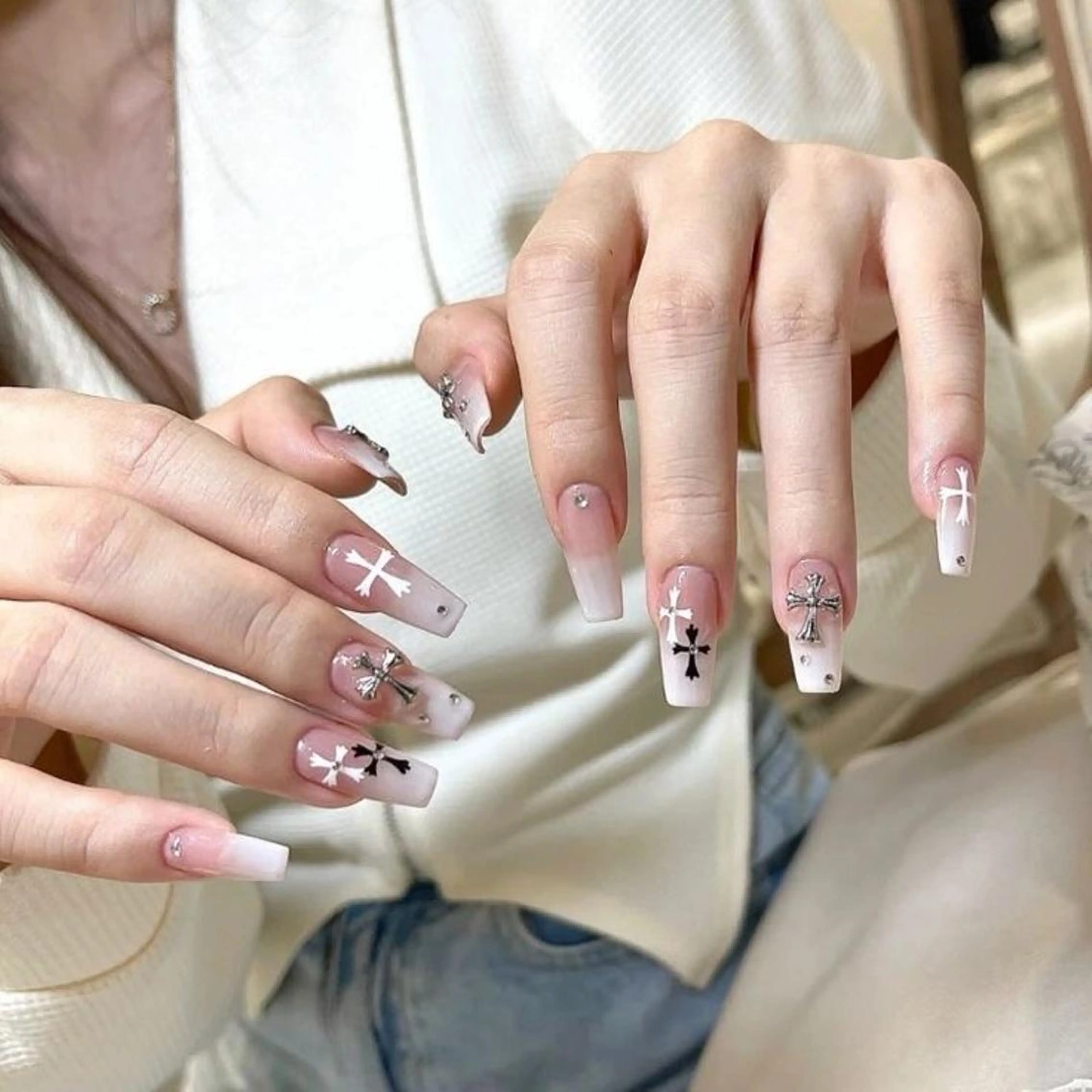 ネイル 長さ出し フレンチネイル グラデーション 卒業式 マグネットネイル ハンドネイル MIHANA NAILのネイルデザイン