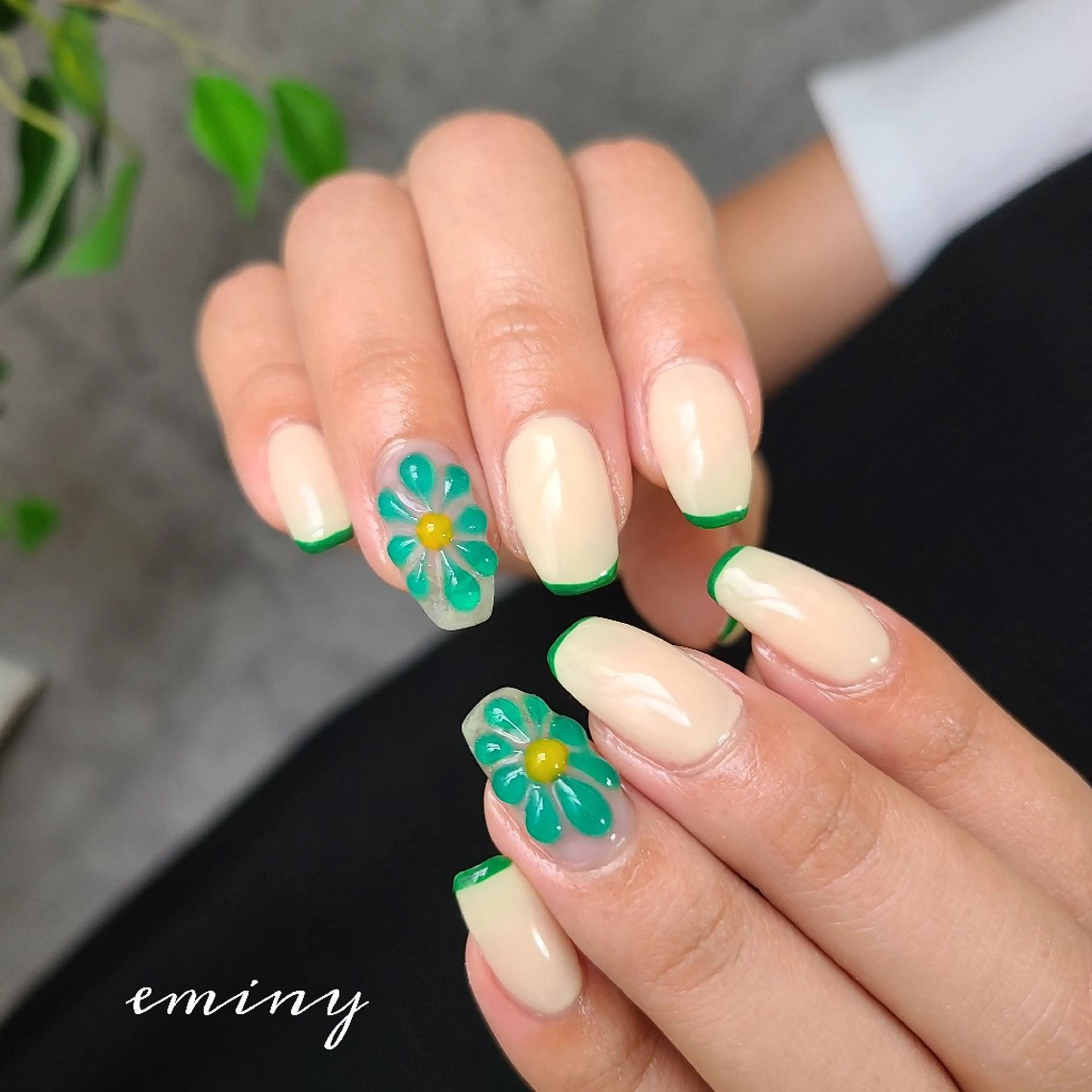 ネイル フレンチネイル グリーン ぷっくりネイル nail salon  eminyのネイルデザイン