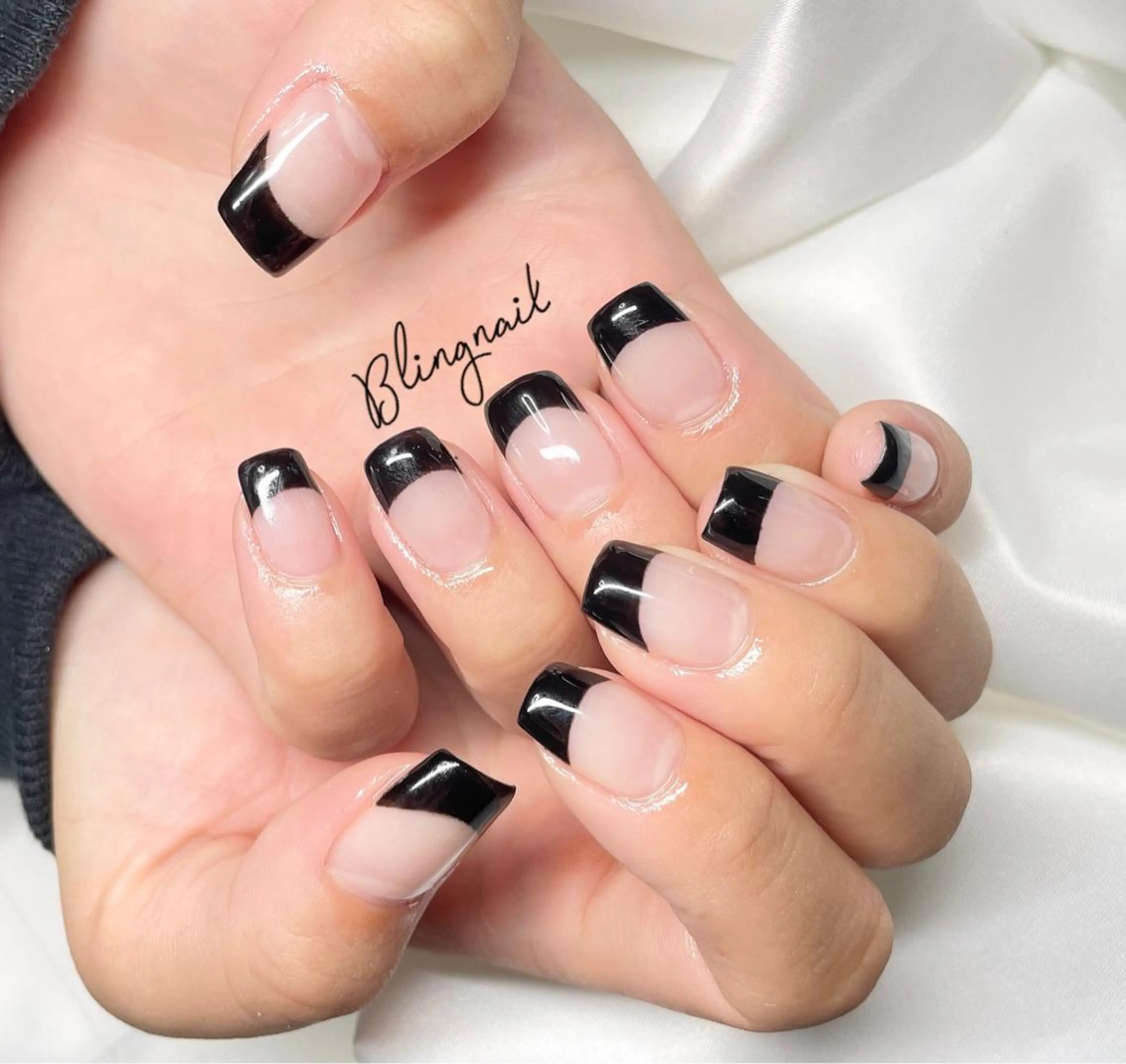 ネイル 23時まで❤︎韓国、 ワンホンネイルのネイルデザイン