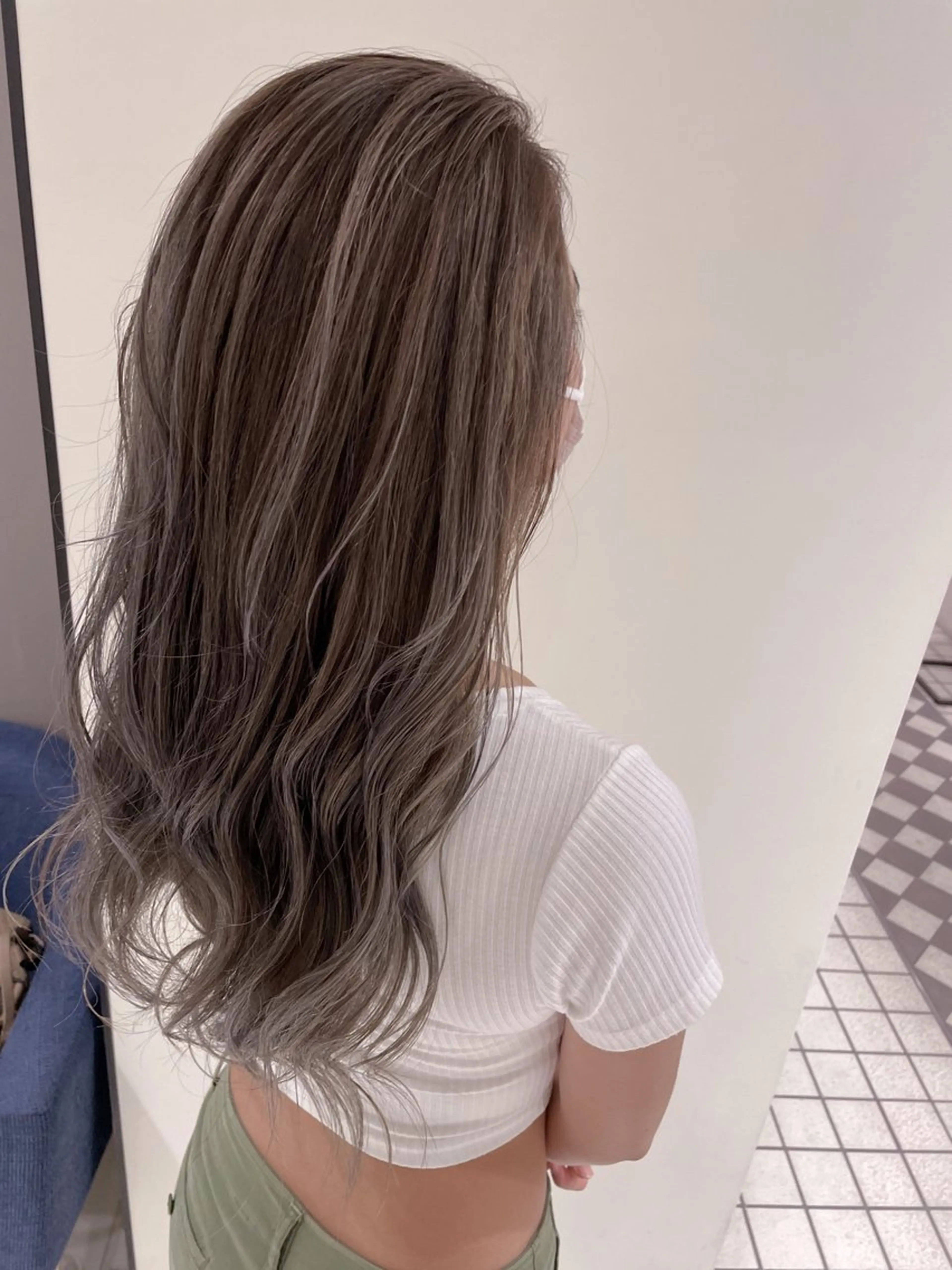 ロング カラー グレージュ ハイライトカラー ハイライト ヘアカラー Ma ruのヘアスタイル