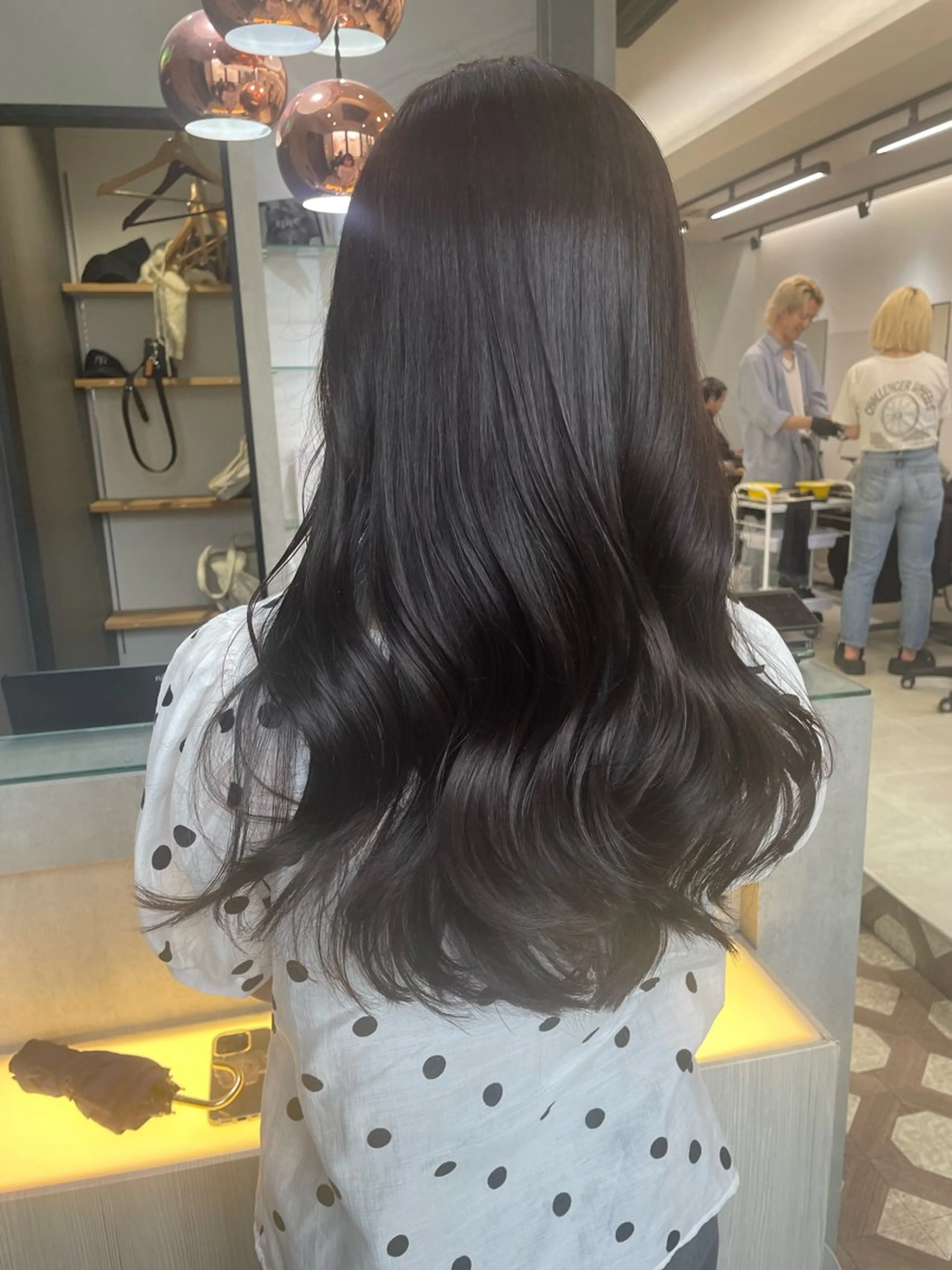 カラー AIRI layer cut hairのヘアスタイル