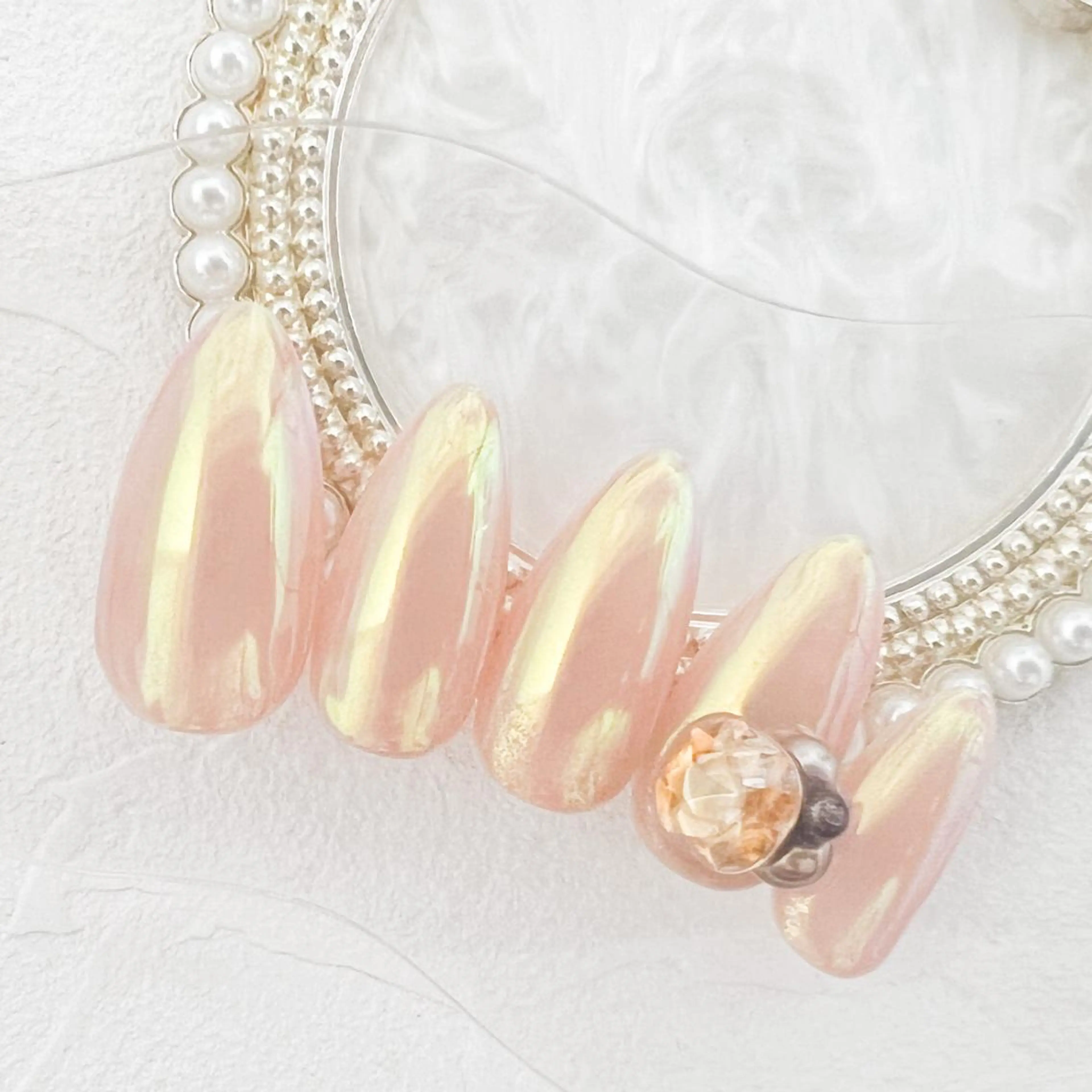 ネイル オーロラネイル rouse nail RISATOのネイルデザイン