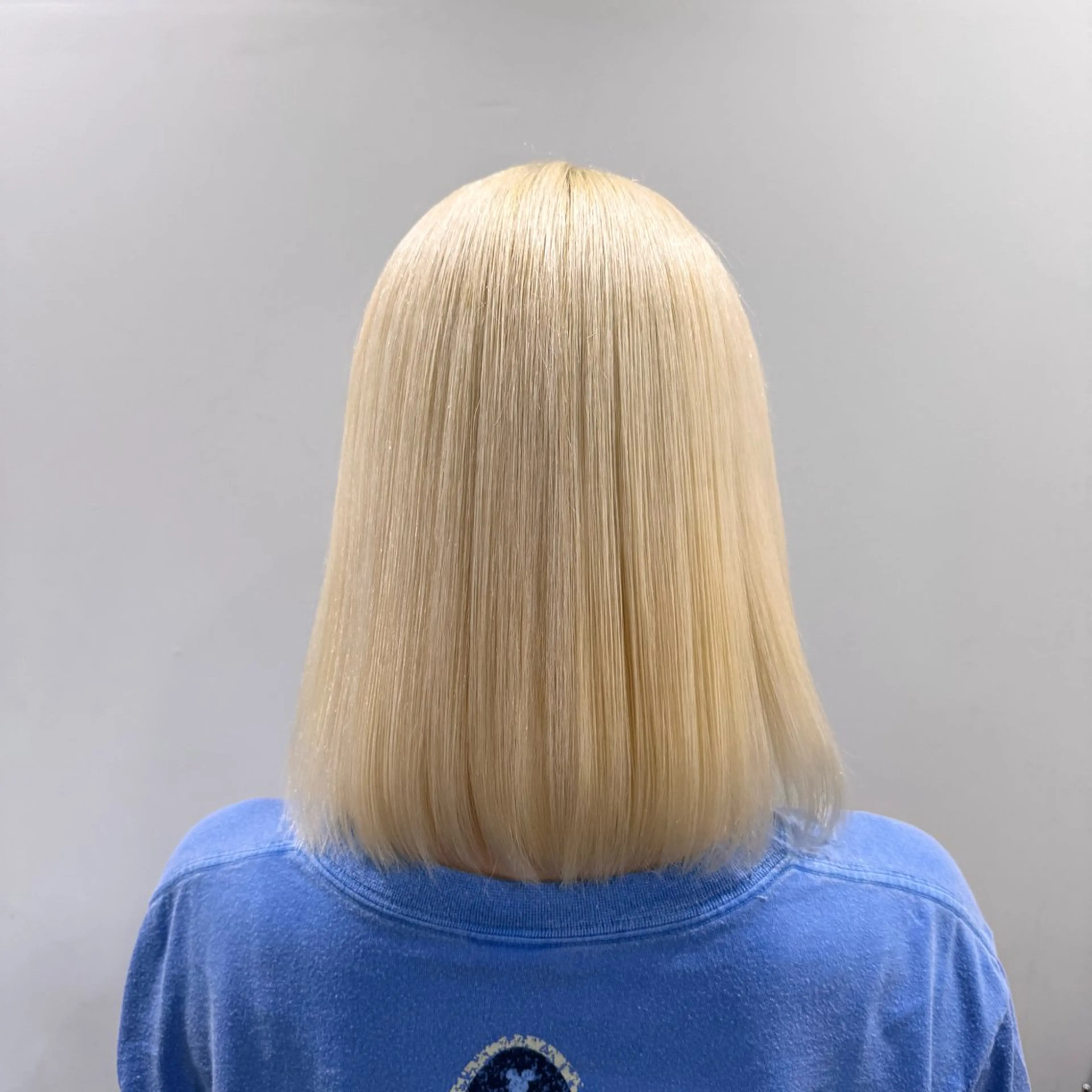 ミディアム カラー アディクシーカラー ブリーチ ブロンド 透明感カラー ダブルカラー ヘアカラー トリートメント ヘッドスパ ブリーチカラー🦖 岡部木乃夏のヘアスタイル