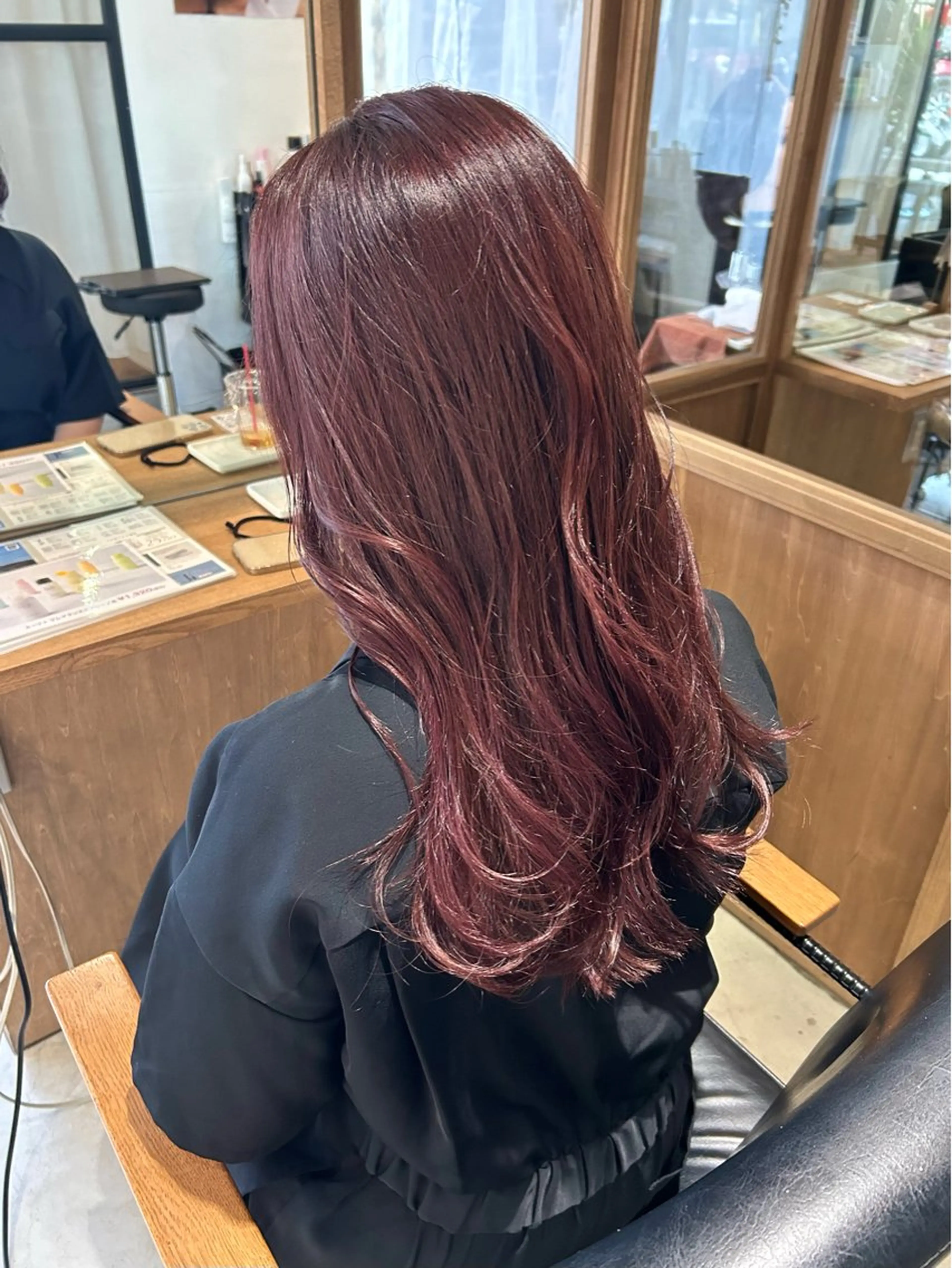 ロング カラー ヘアアレンジ イルミナカラー ピンクカラー ピンクパープル パープルカラー カット ヘアカラー FERIA 池田 比嘉あゆ美のヘアスタイル