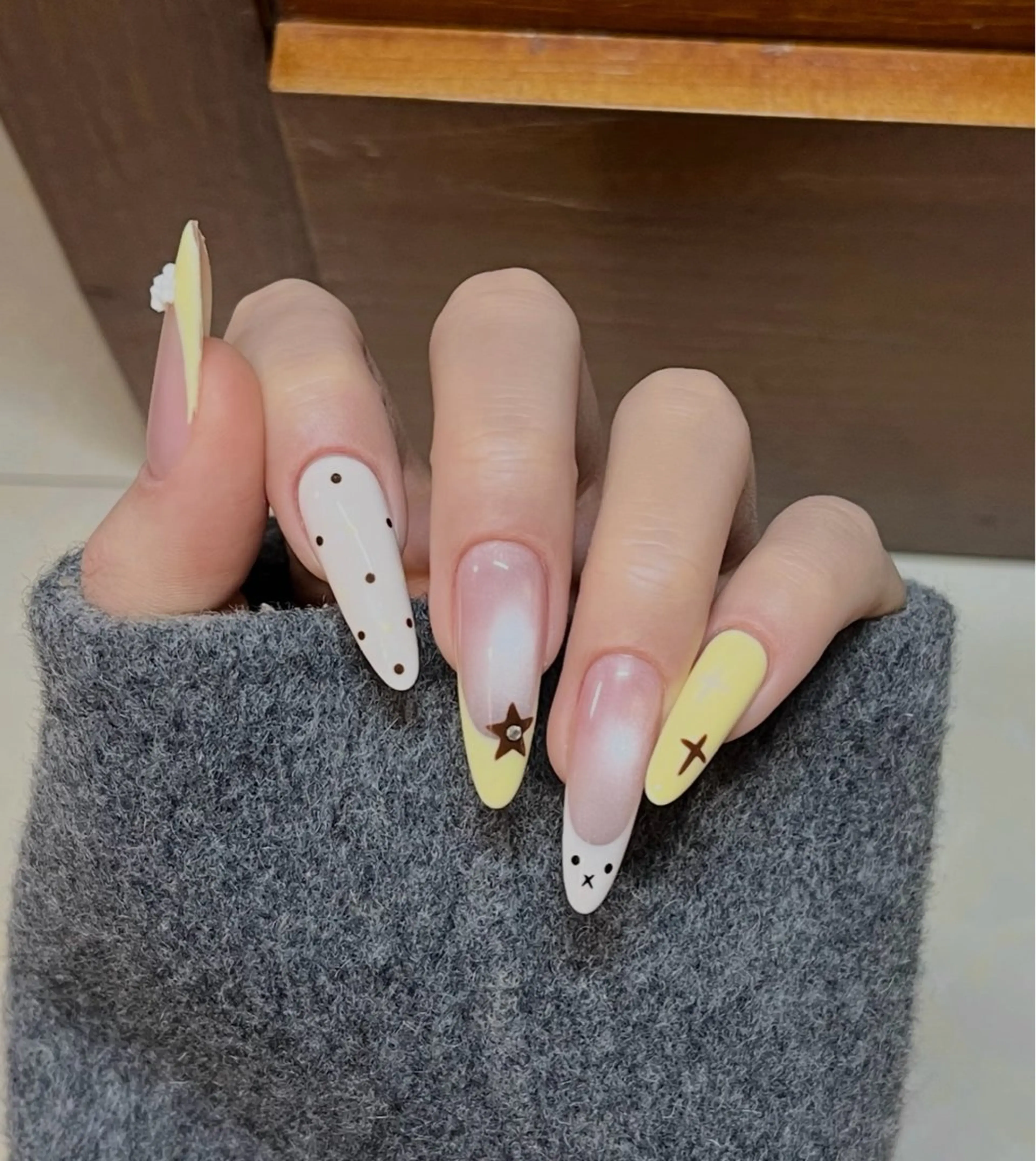 ネイル フレンチネイル キラキラネイル 韓国ネイル シンプルネイル ワンホンネイル ハンドネイル MEI Nailのネイルデザイン