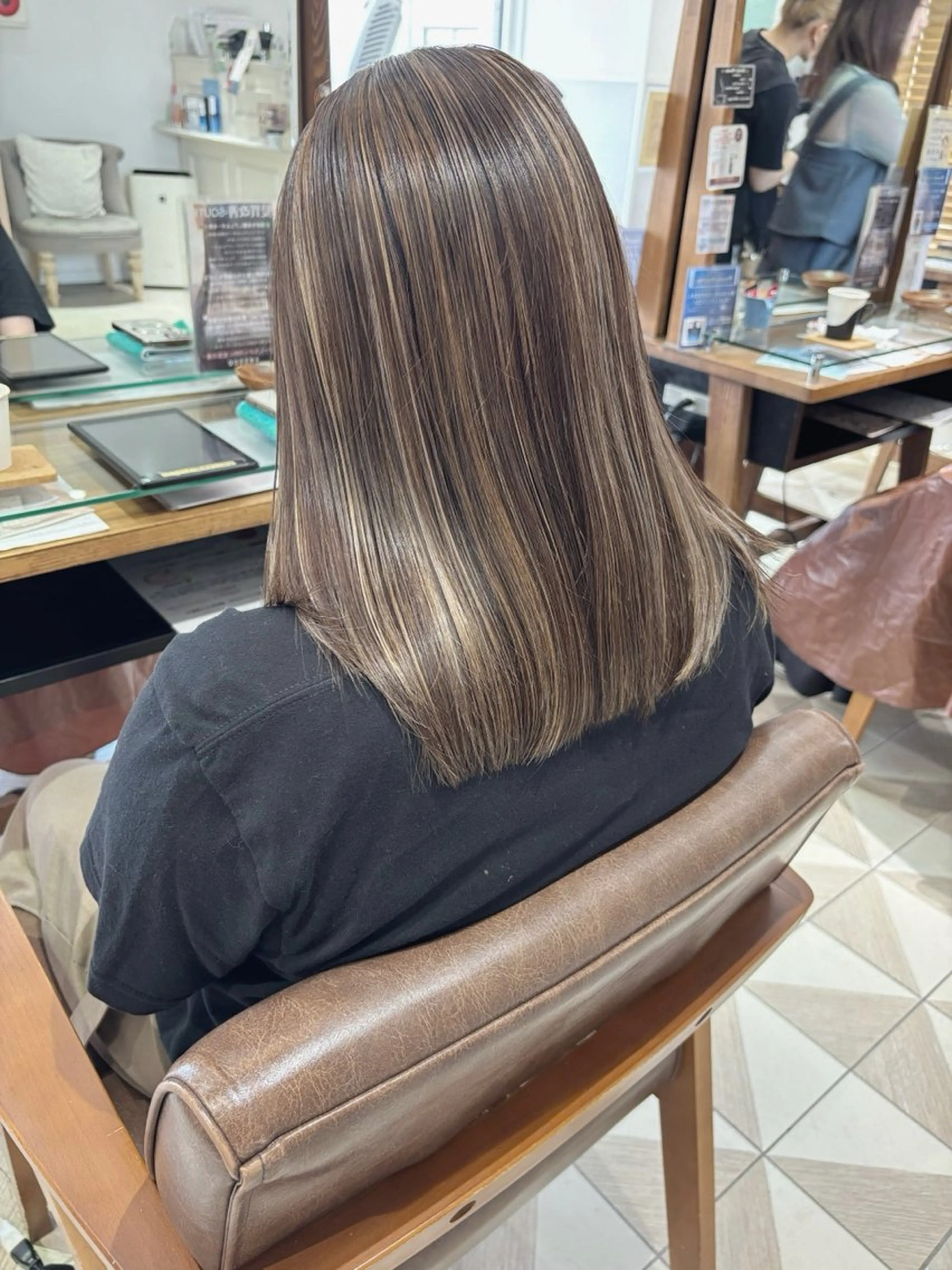 ミディアム カラー カット ヘアカラー 齋藤 咲のヘアスタイル