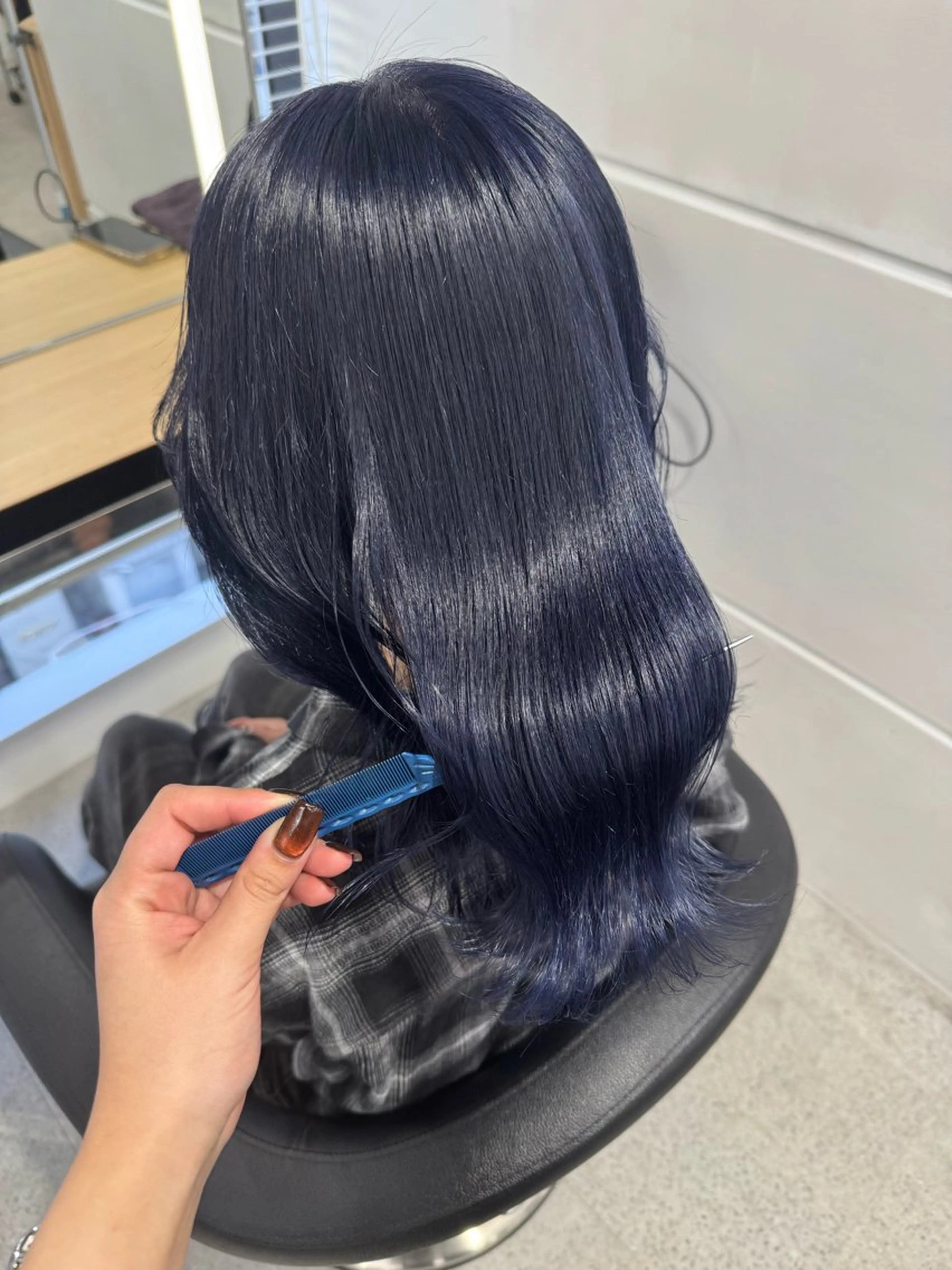 ロング カラー 暗髪🩶ラベンダー/ ブルー/ユウナ🤍のヘアスタイル