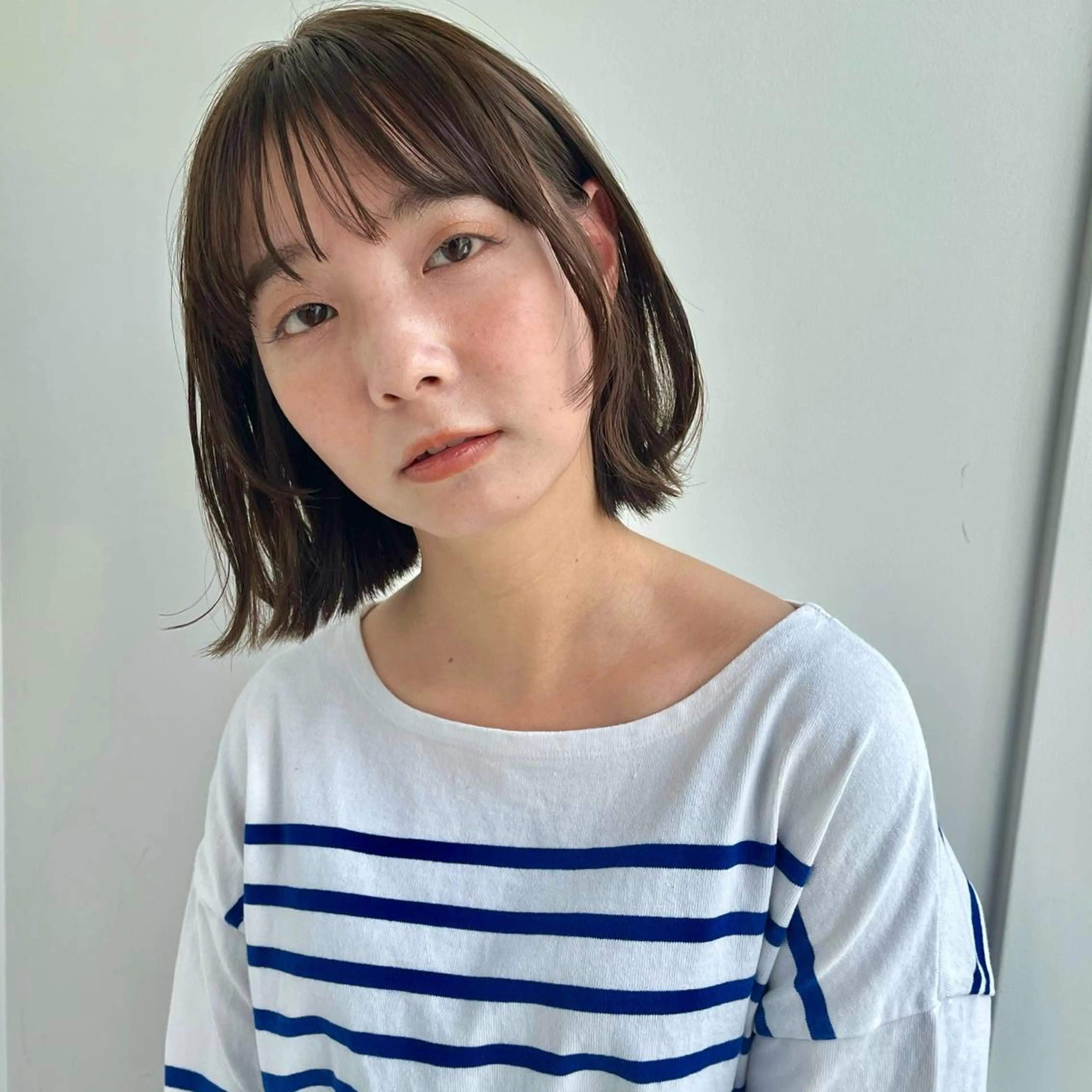 ショート カラー あやめ【顔まわり/レ イヤー/柔らかカラ】のヘアスタイル