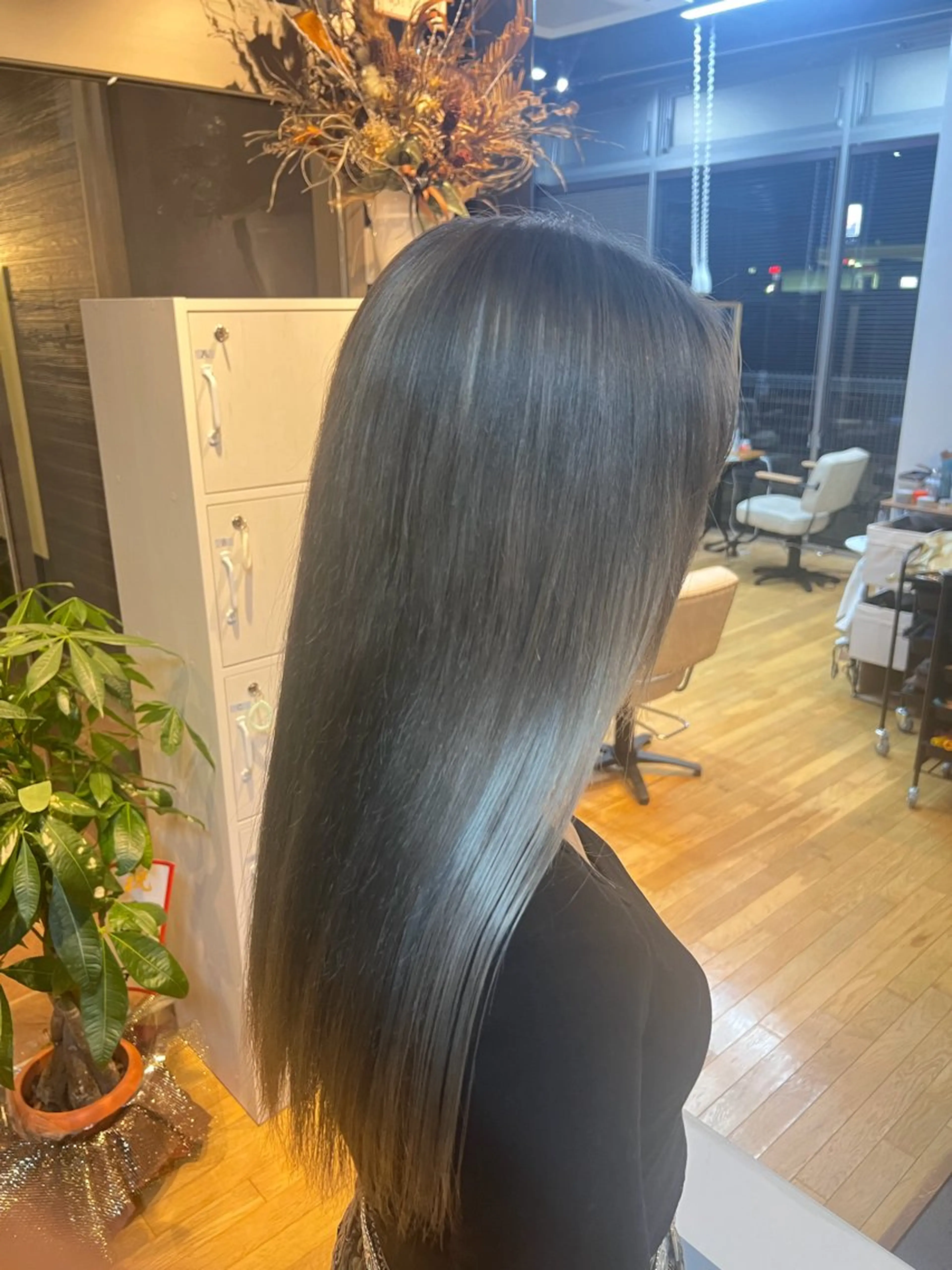 ロング カラー グレージュ ヘアカラー トリートメント 艶カラー×デザイン カラー特化/値賀大樹のヘアスタイル