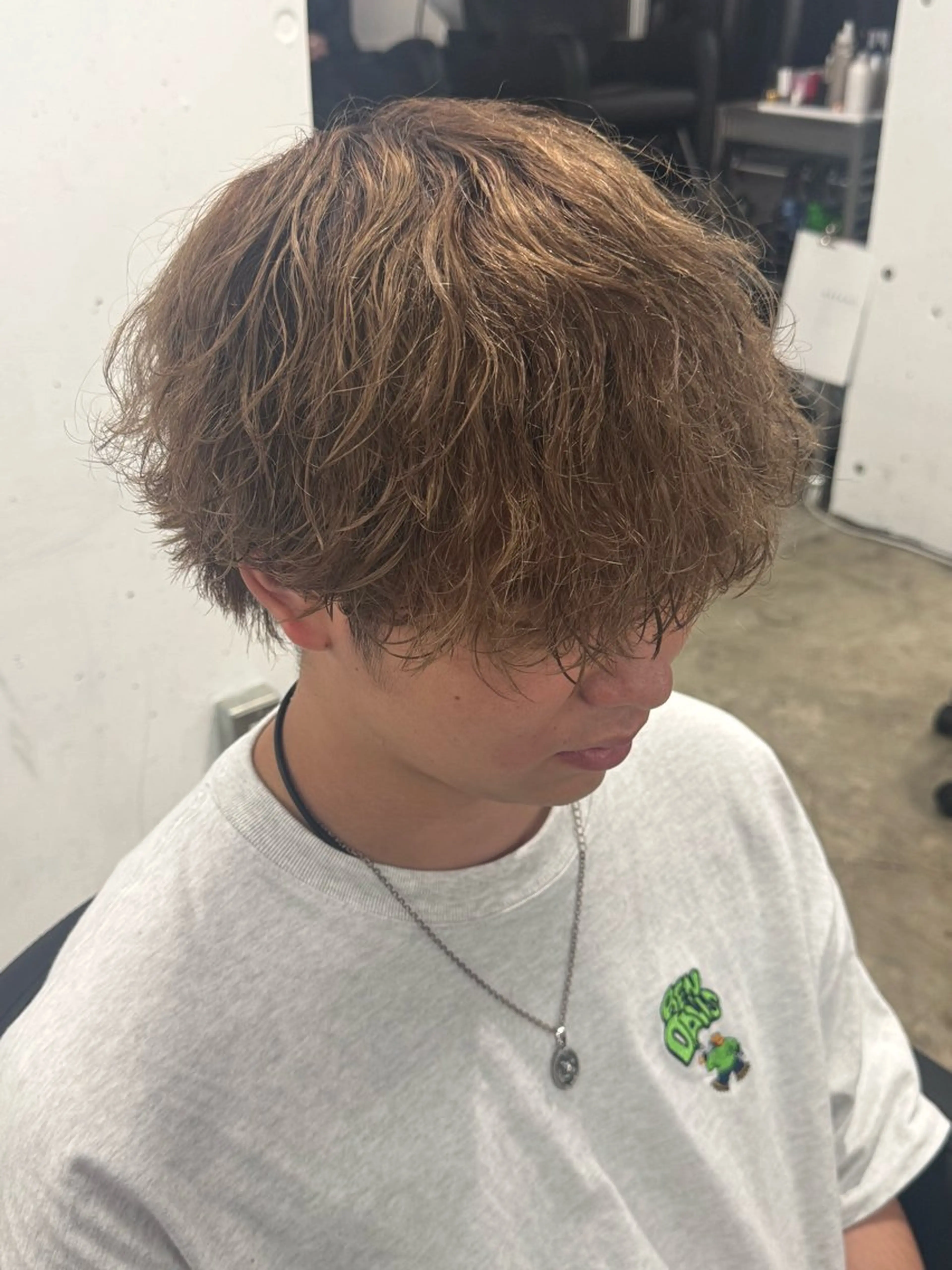 カラー メンズ 岩佐 柚太のヘアスタイル