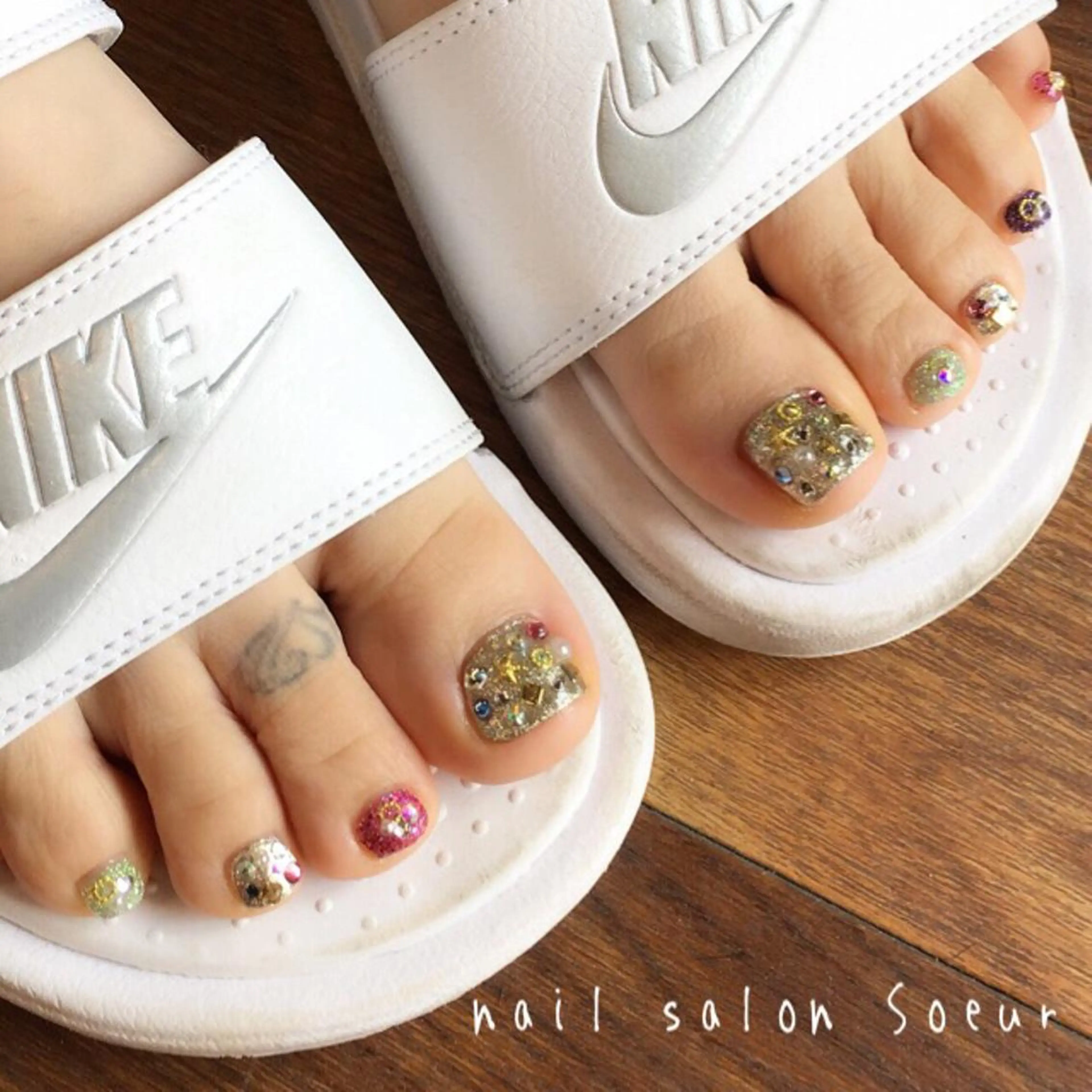 ネイル フットネイル キラキラネイル フットネイル nail salon Soeurのネイルデザイン