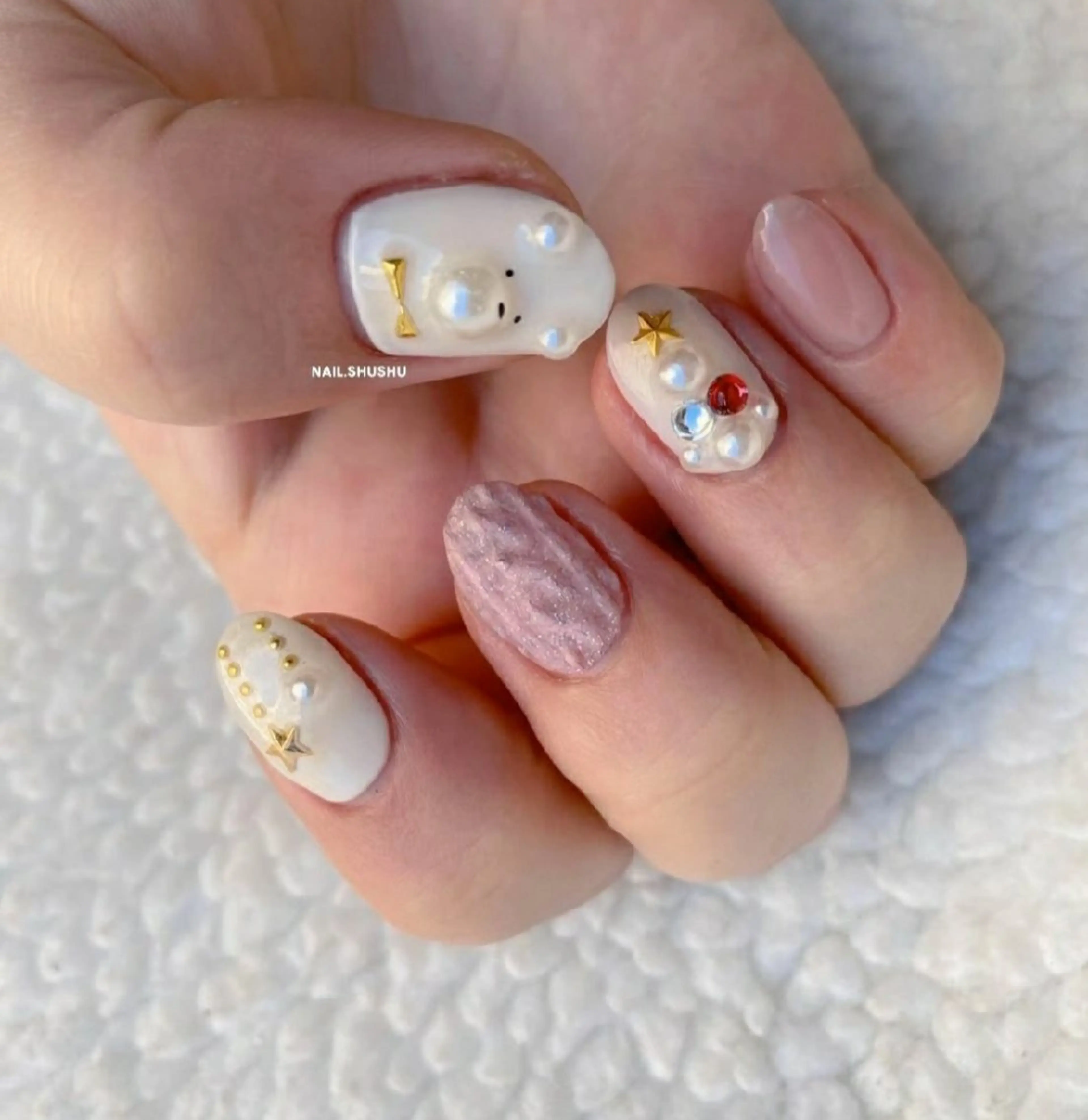 ネイル 持ち込み ニュアンスネイル ワンカラーネイル シンプルネイル 冬ネイル ハンドネイル 3dパーツ/流行り 👧shushu❤️のネイルデザイン