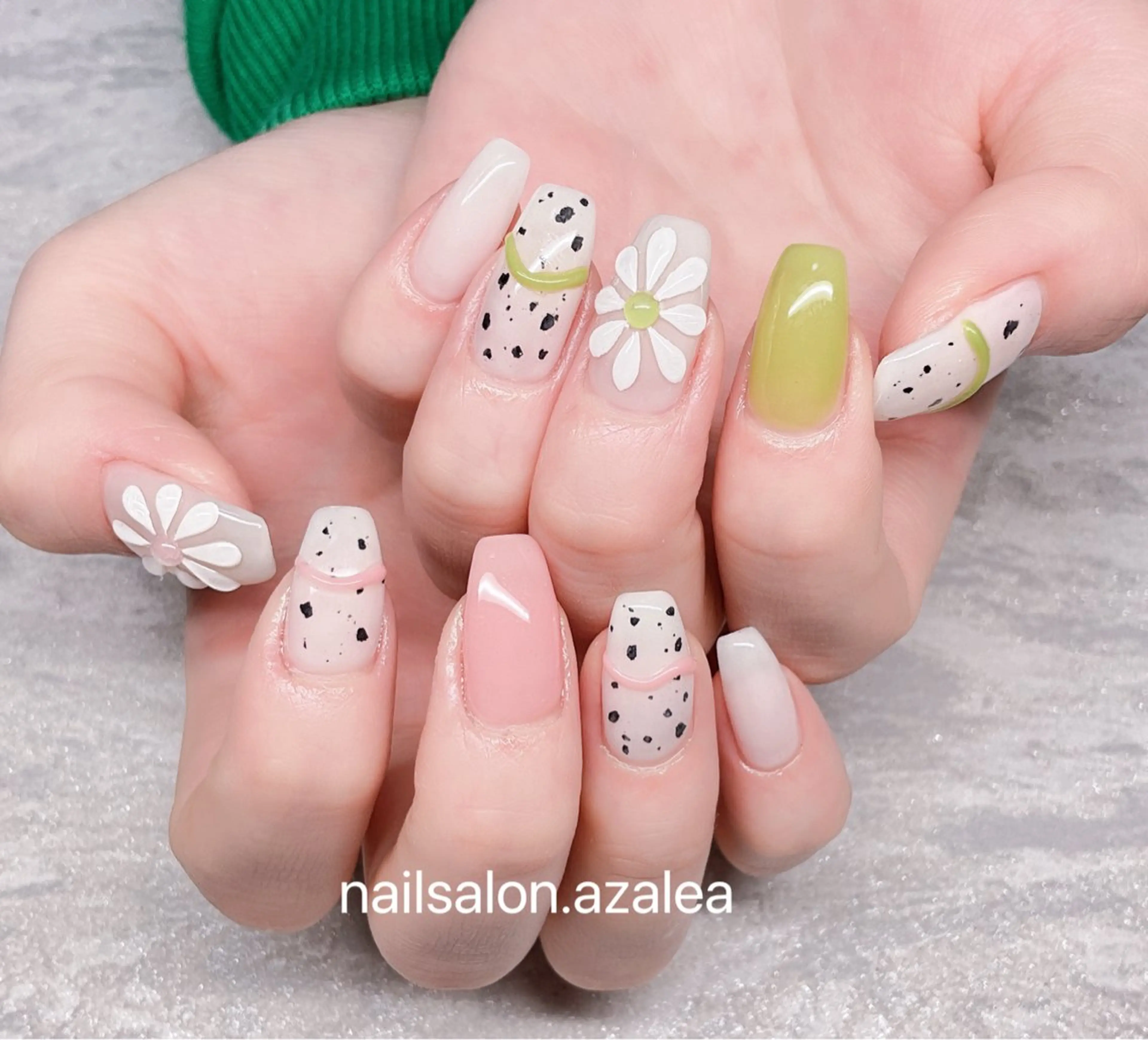 ネイル ハンドネイル R inのネイルデザイン