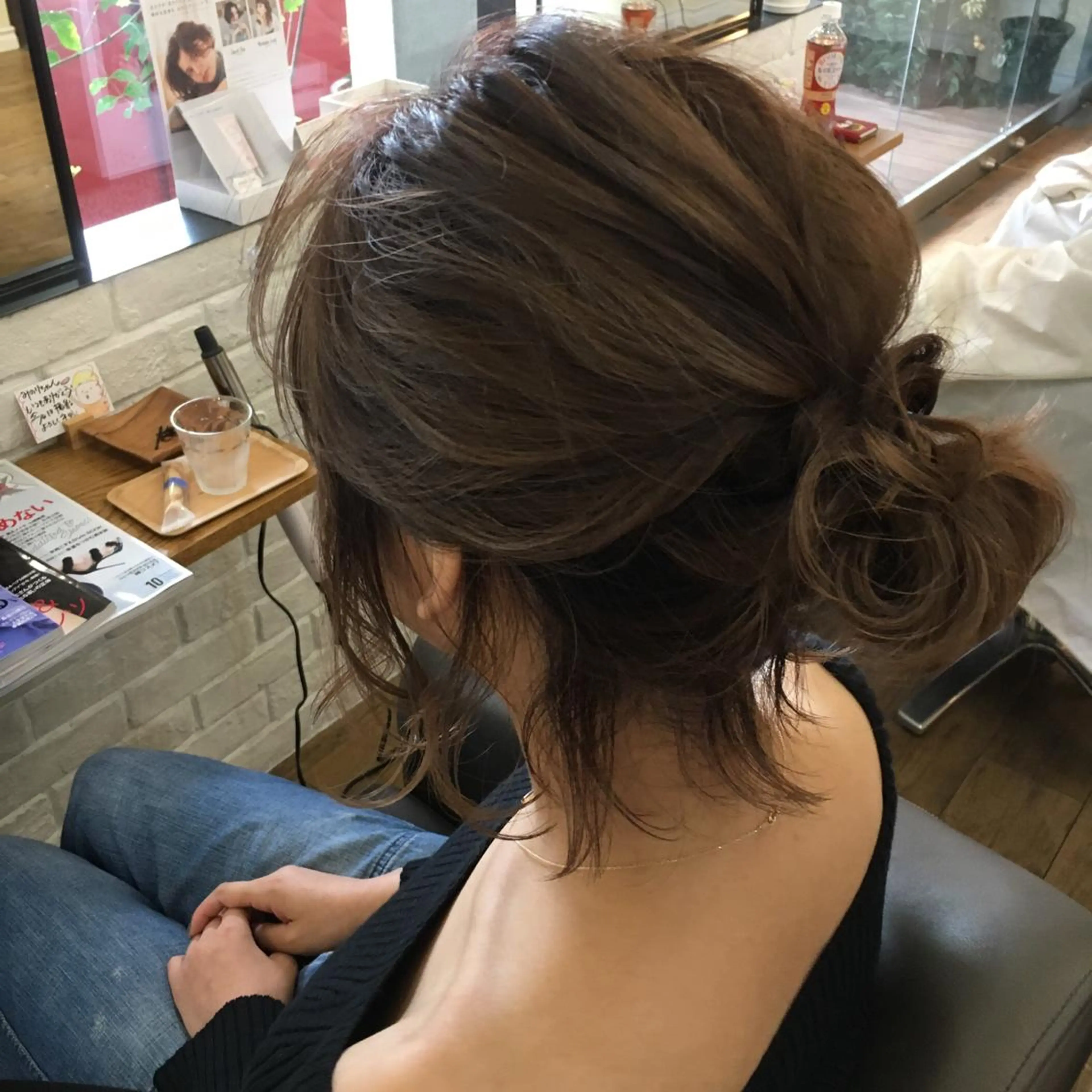 ショート カラー ヘアアレンジ お団子ヘア 薬院:今泉/上川美幸 ボブ/顔周りレイヤーのヘアスタイル
