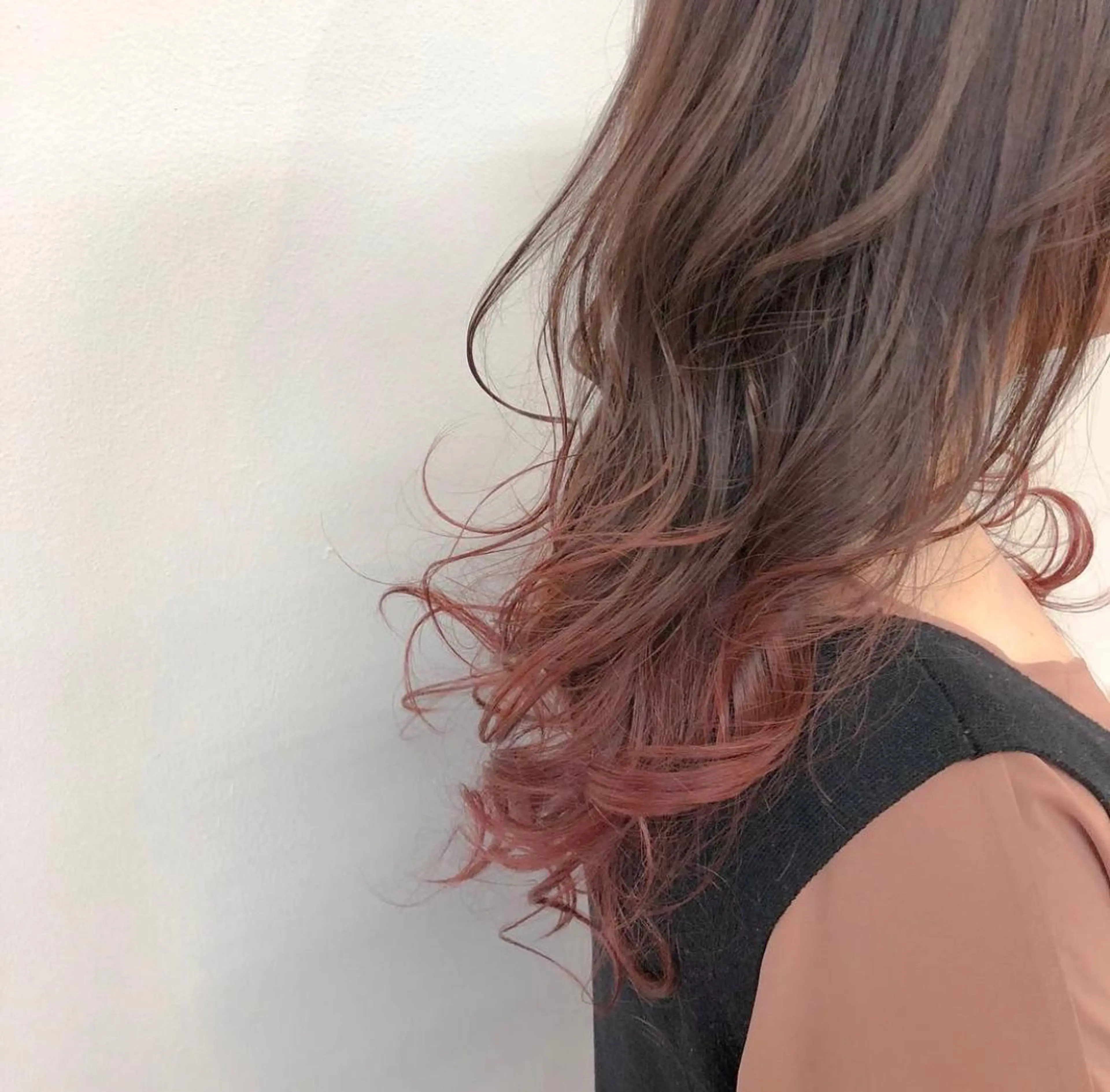 セミロング カラー パーマ ヘアアレンジ ヘアカラー トリートメント シガ ミクトのヘアスタイル
