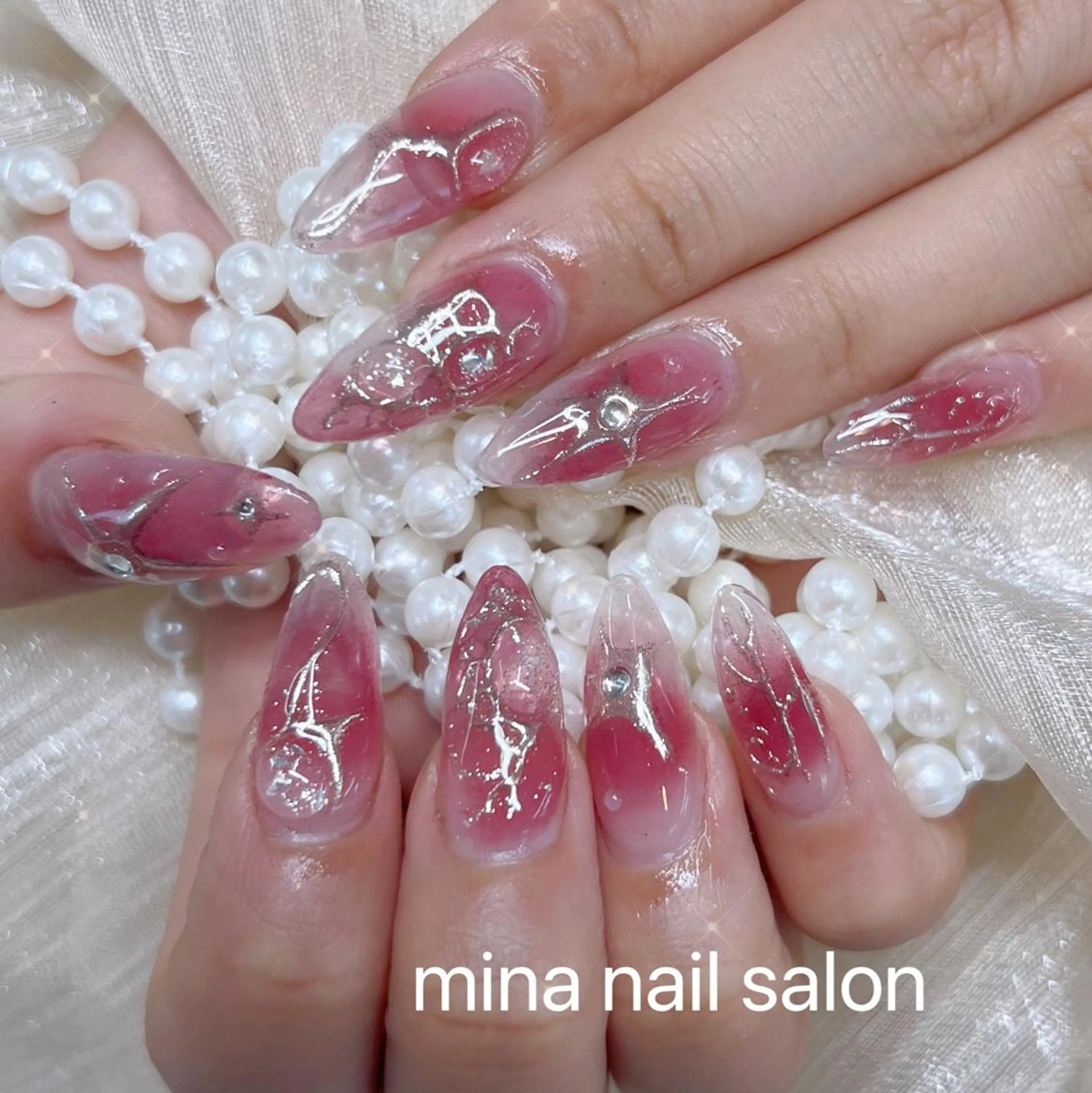 ネイル queensnail 🧸mikaのネイルデザイン