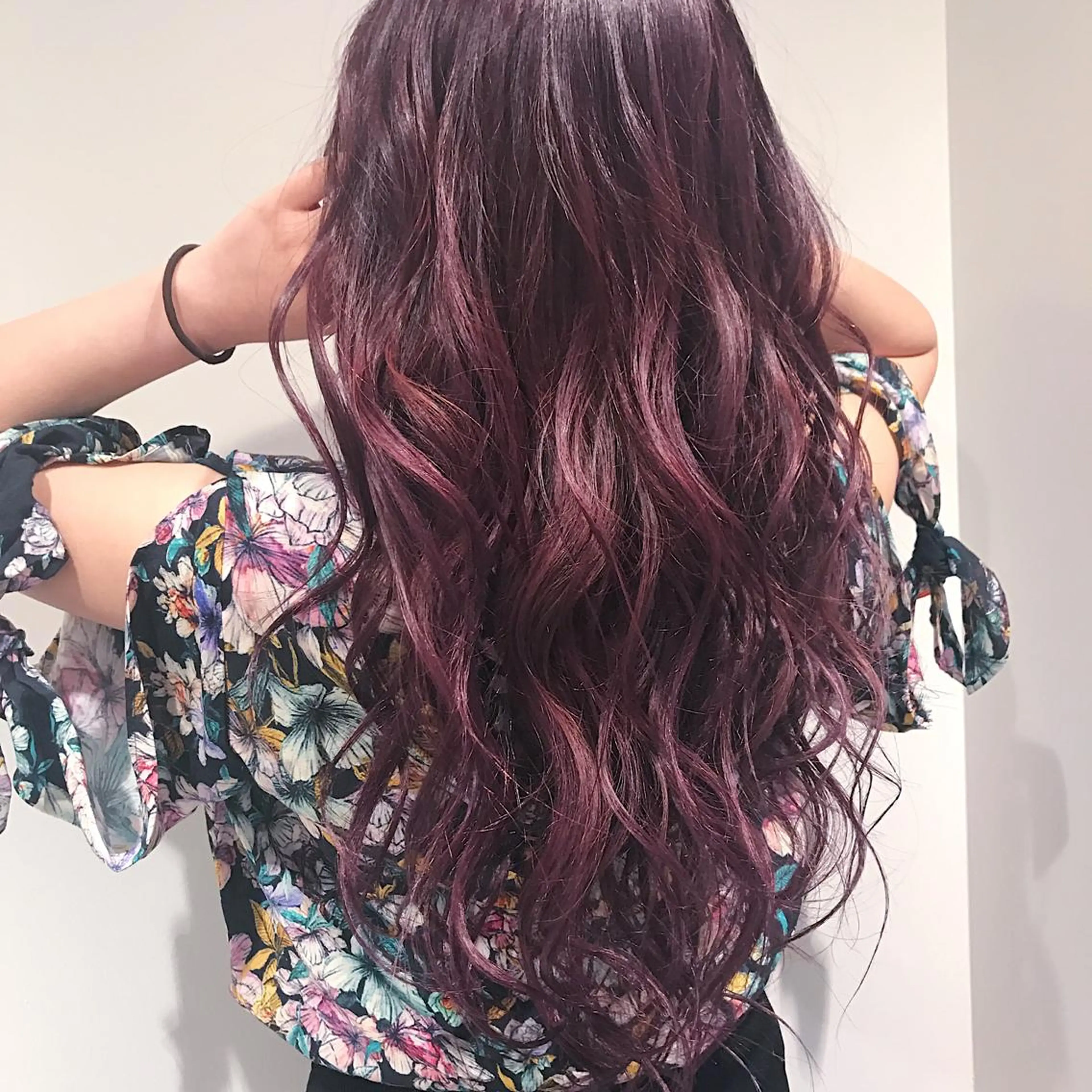 ロング カラー ヘアアレンジ Zina渋谷エリア マネージャShionのヘアスタイル