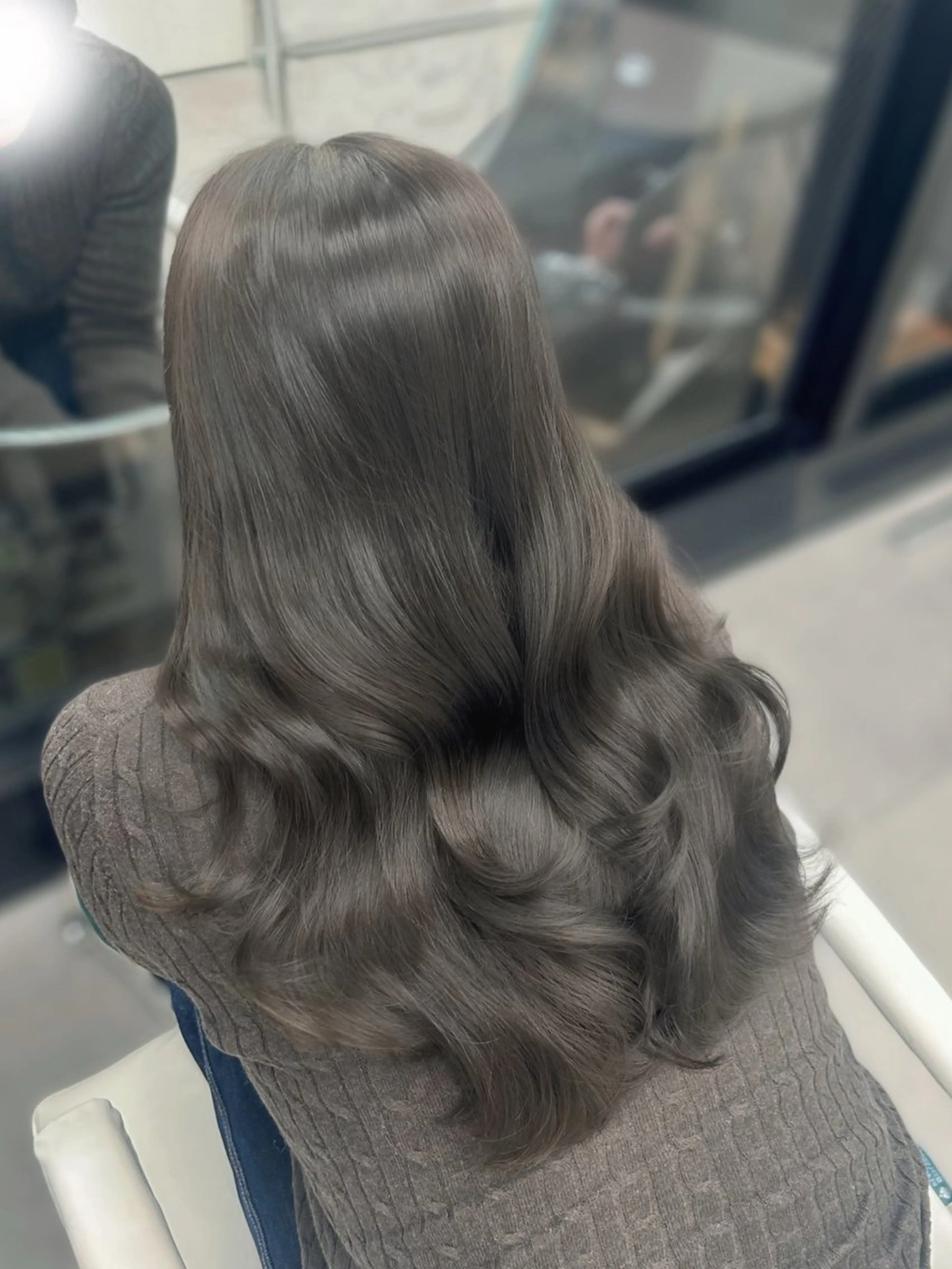 ロング カラー グレージュ オリーブグレージュ オリーブグレー すがぷぅＩ透明感 赤み消しカラーのヘアスタイル