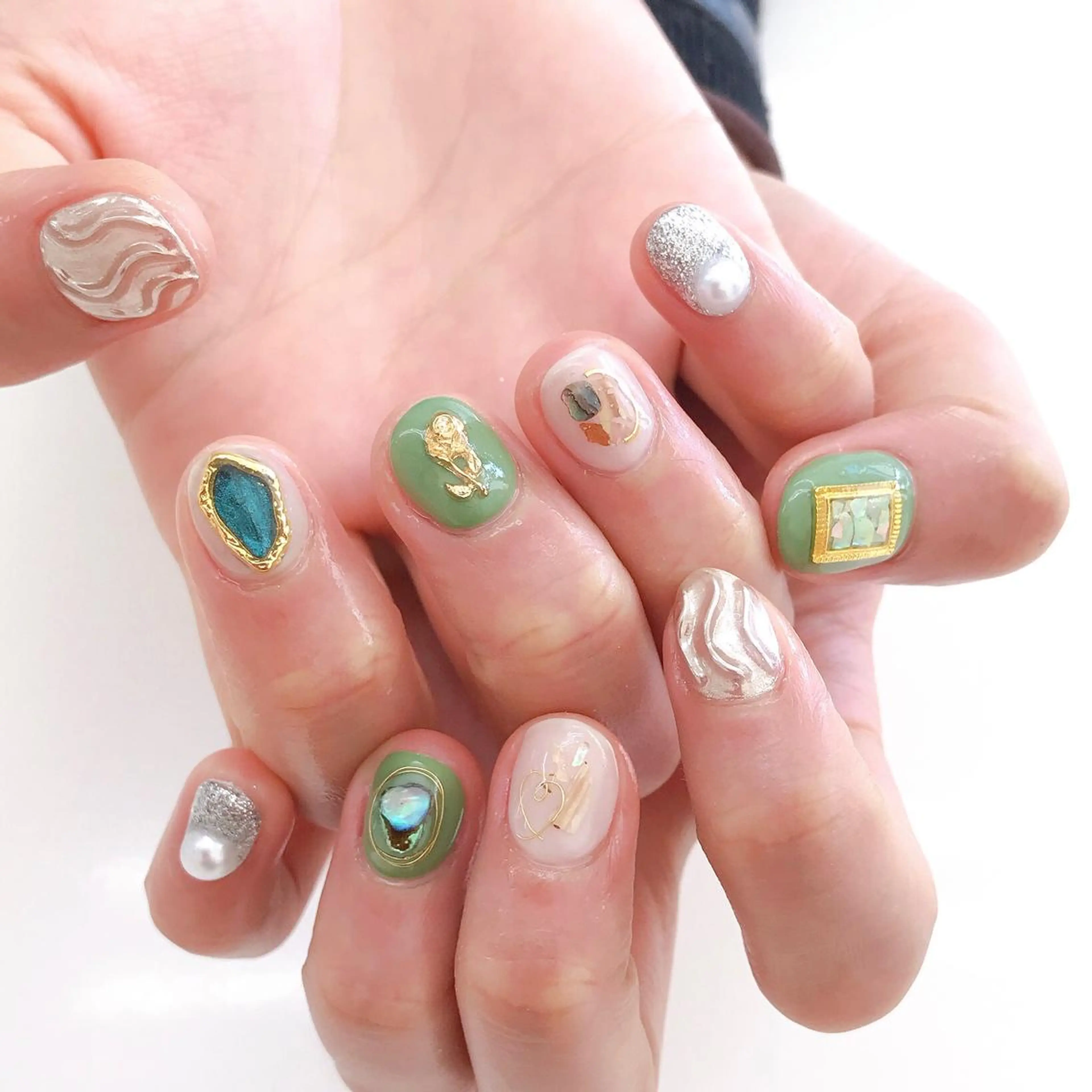 ネイル ハンドネイル Hisaka Mikiのネイルデザイン