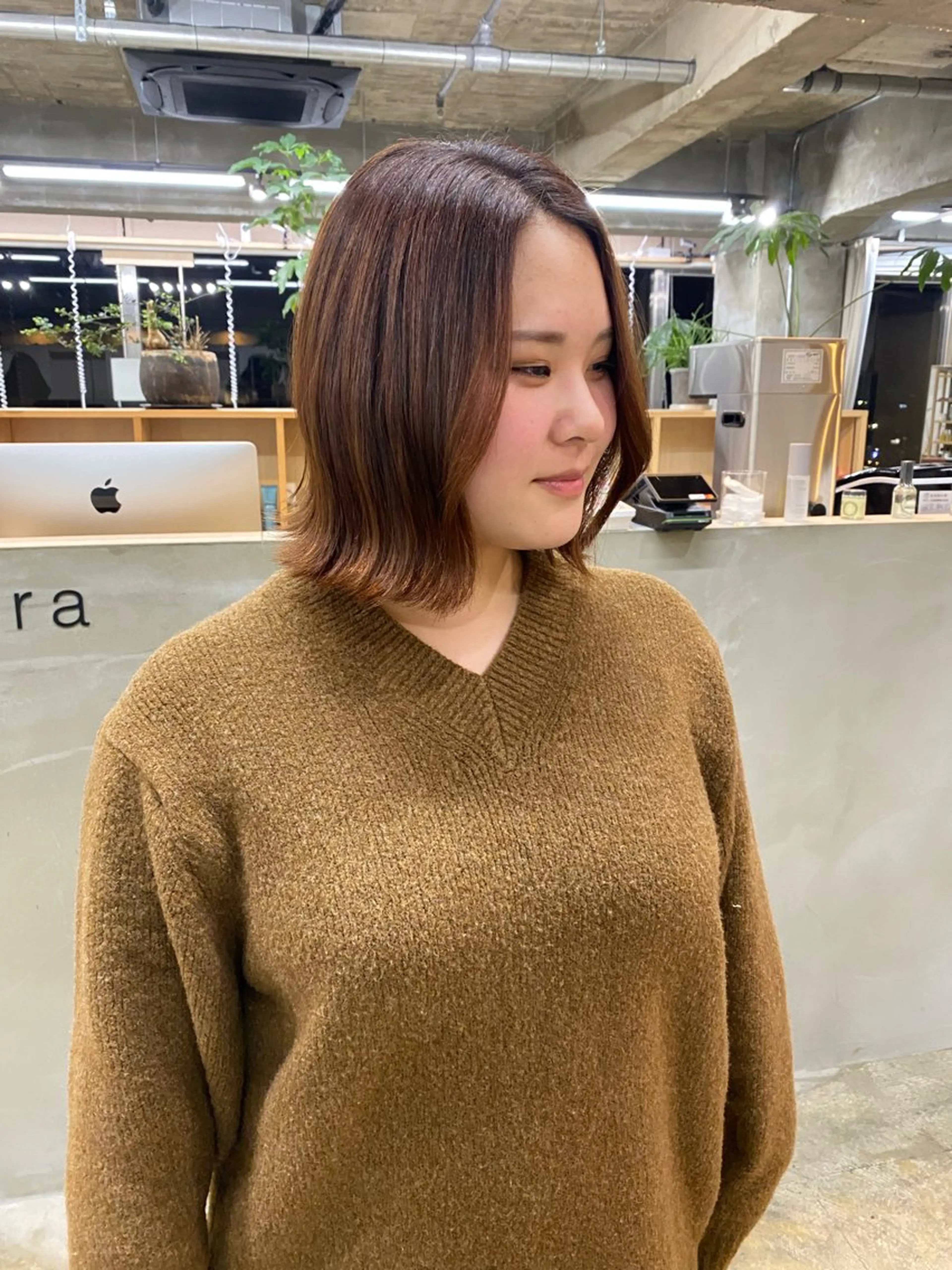 ミディアム シミズ アスカのヘアスタイル