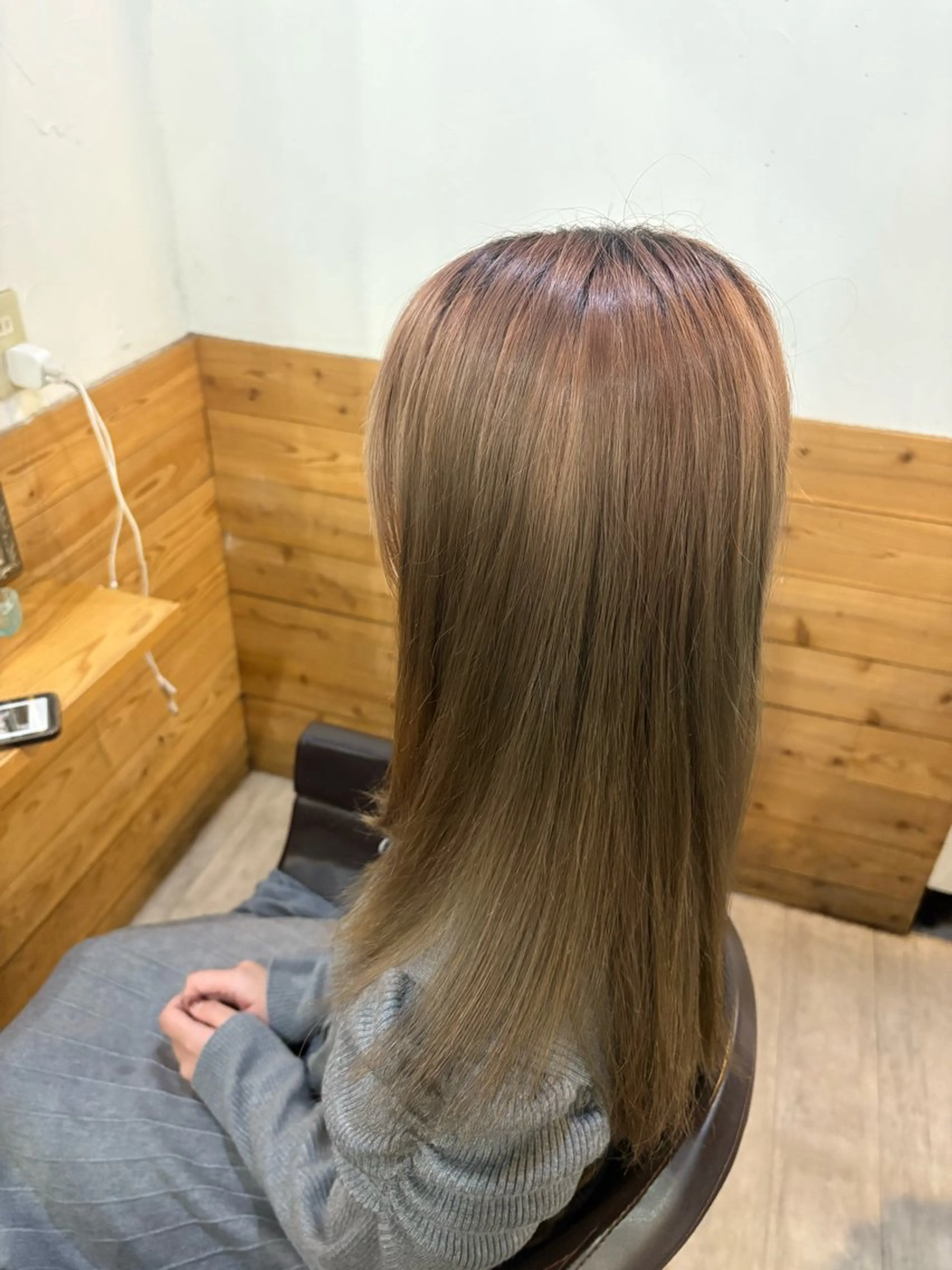 ダブルカラー＋カット(ワンブリーチ込)の写真