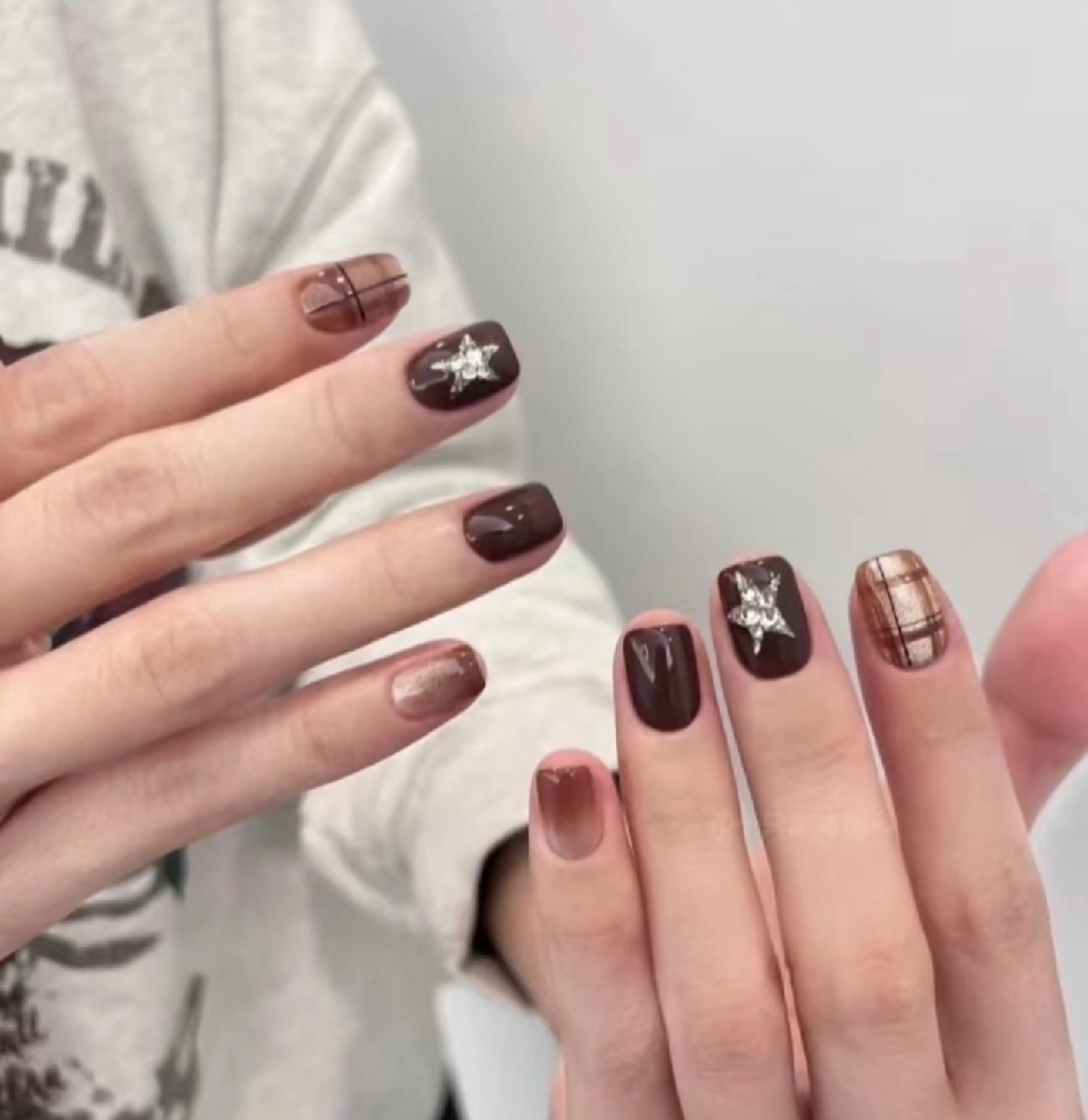 ネイル パラジェル＆フィルイン取り扱いサロンSol Nail所属・Sol Nail ミネのネイルデザイン