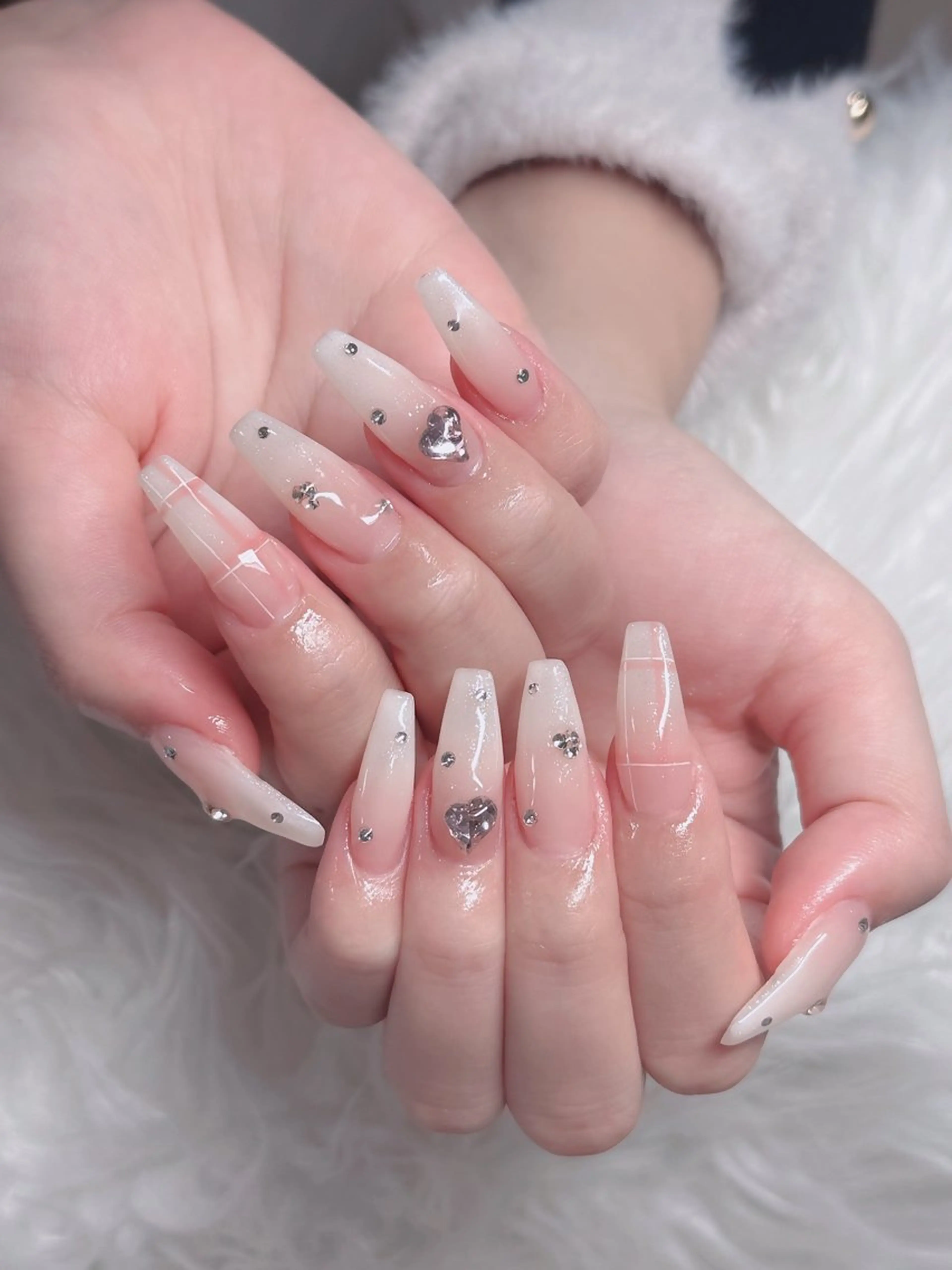 ネイル オーロラネイル フレンチネイル ジェルネイル ハロウィン キラキラネイル ハンドネイル H.baby Nail Salonのネイルデザイン
