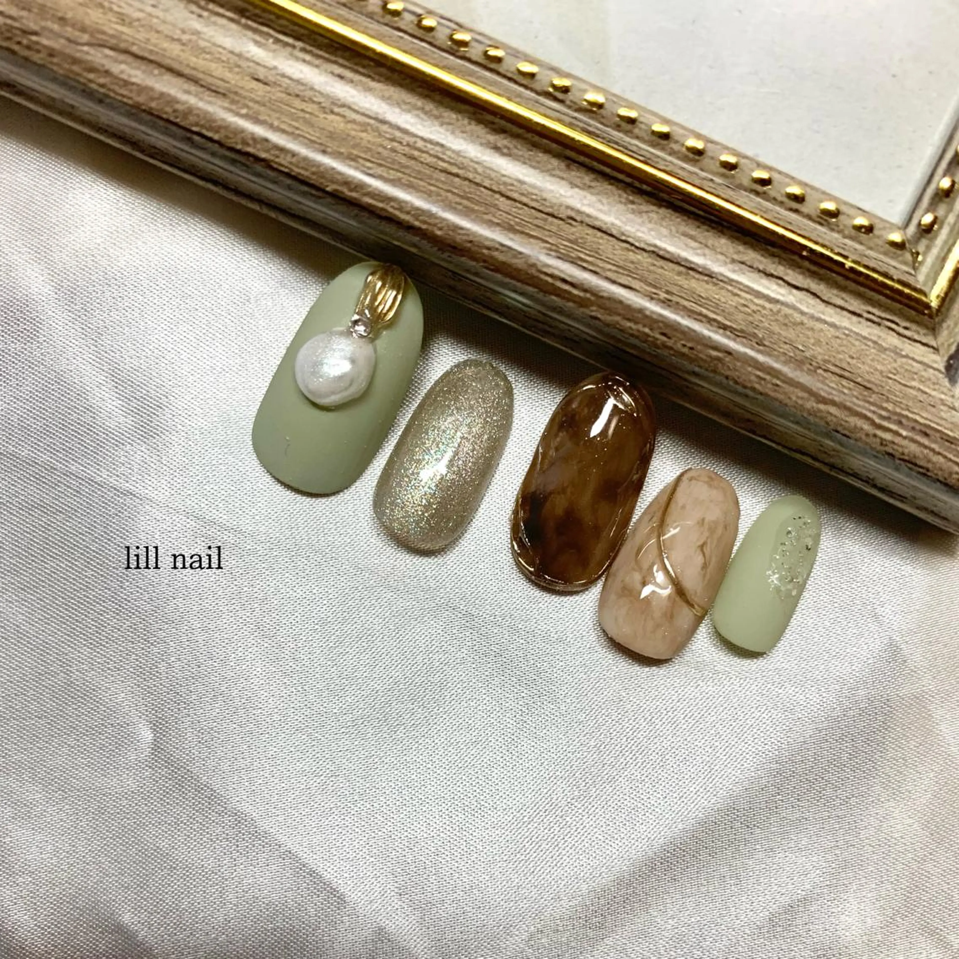 ミディアム pllia beautyのネイルデザイン