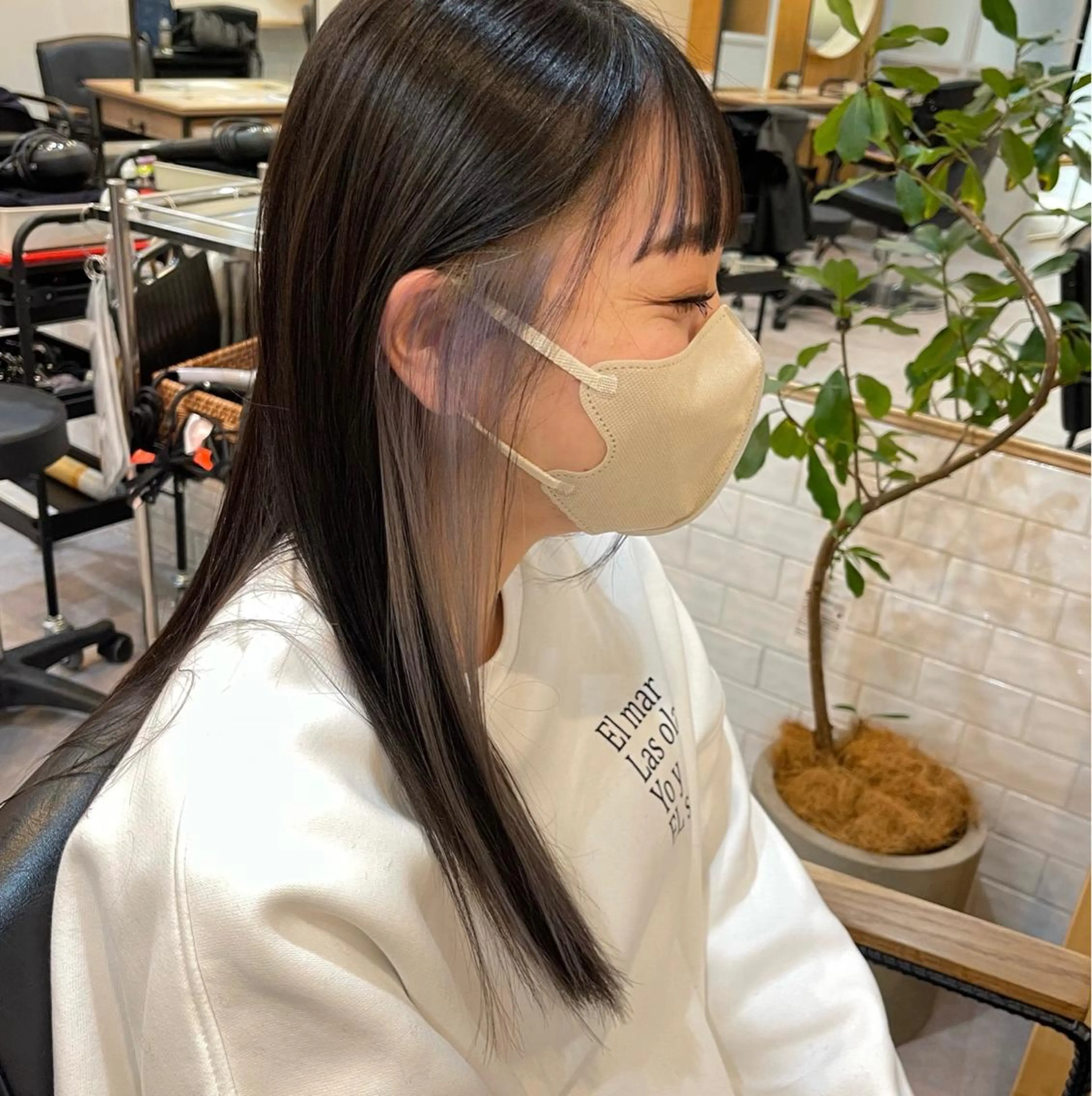 ロング カラー UMEDA FIGAROのヘアスタイル