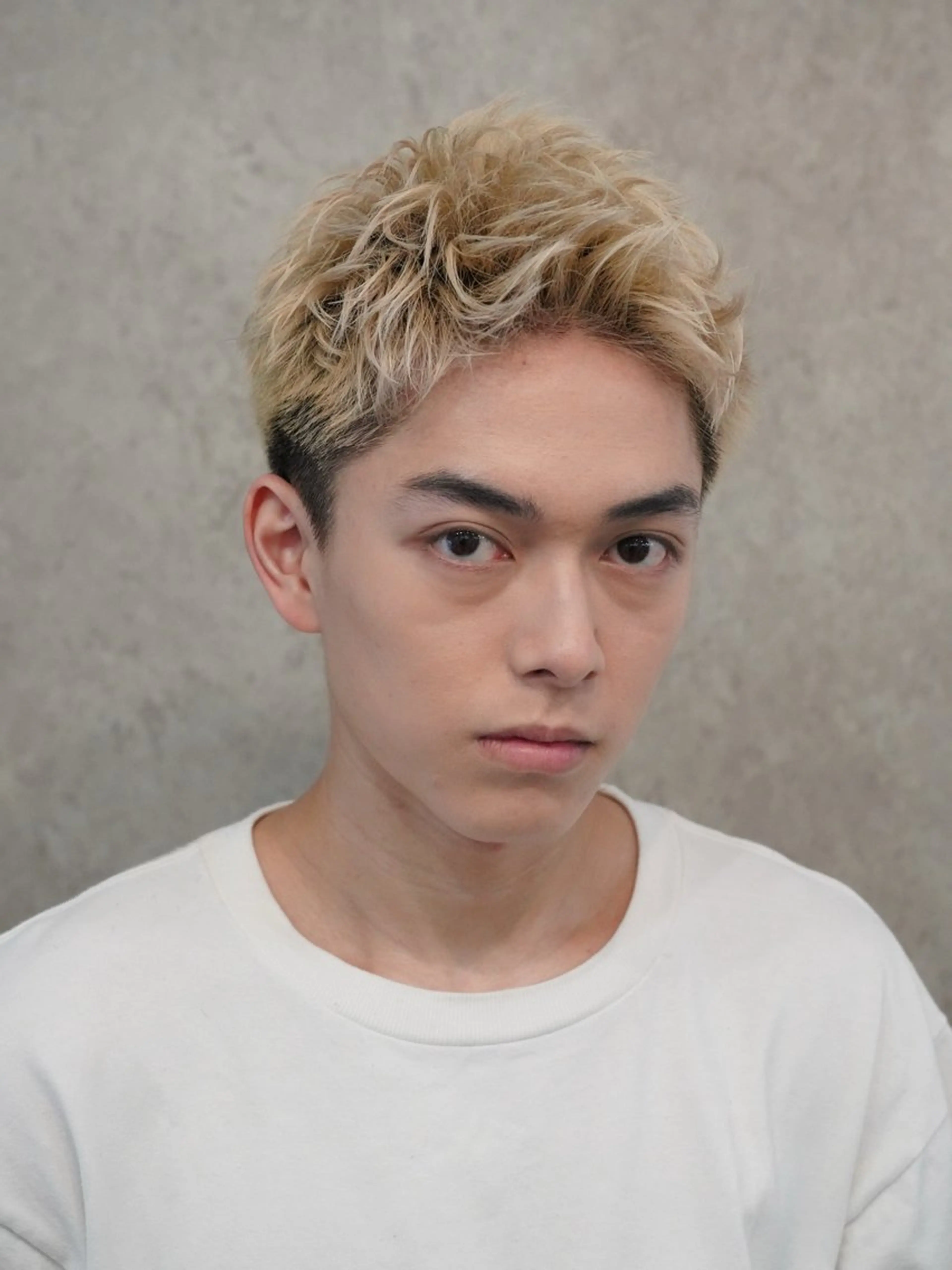 パーマ メンズ メンズブリーチ メンズハイトーン スパイキーショート 原宿 無料カット fifth イノウエのヘアスタイル