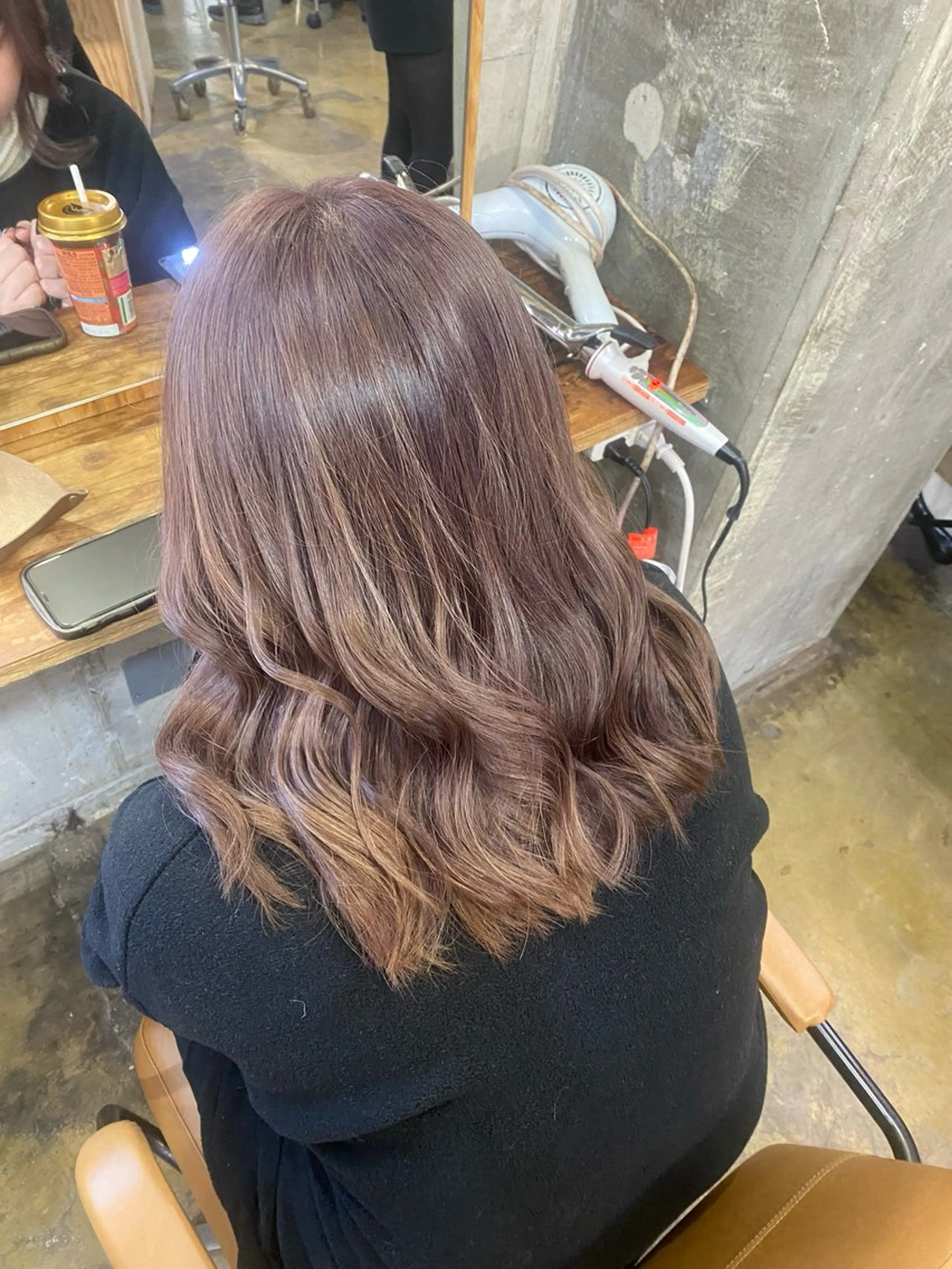 セミロング カラー ブリーチカラーと、髪 質改善。HARUKAのヘアスタイル