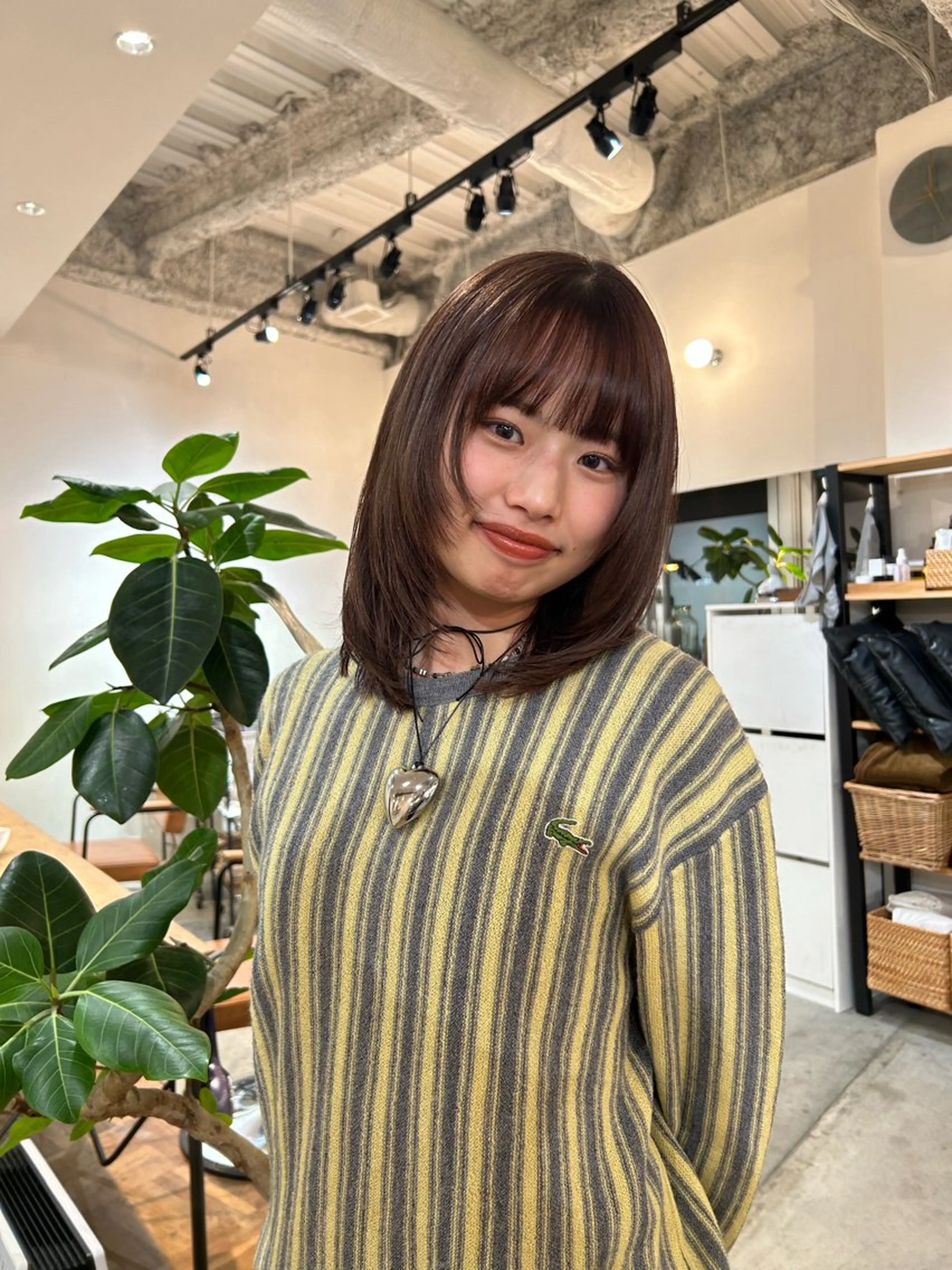 ミディアム みうら ありさのヘアスタイル