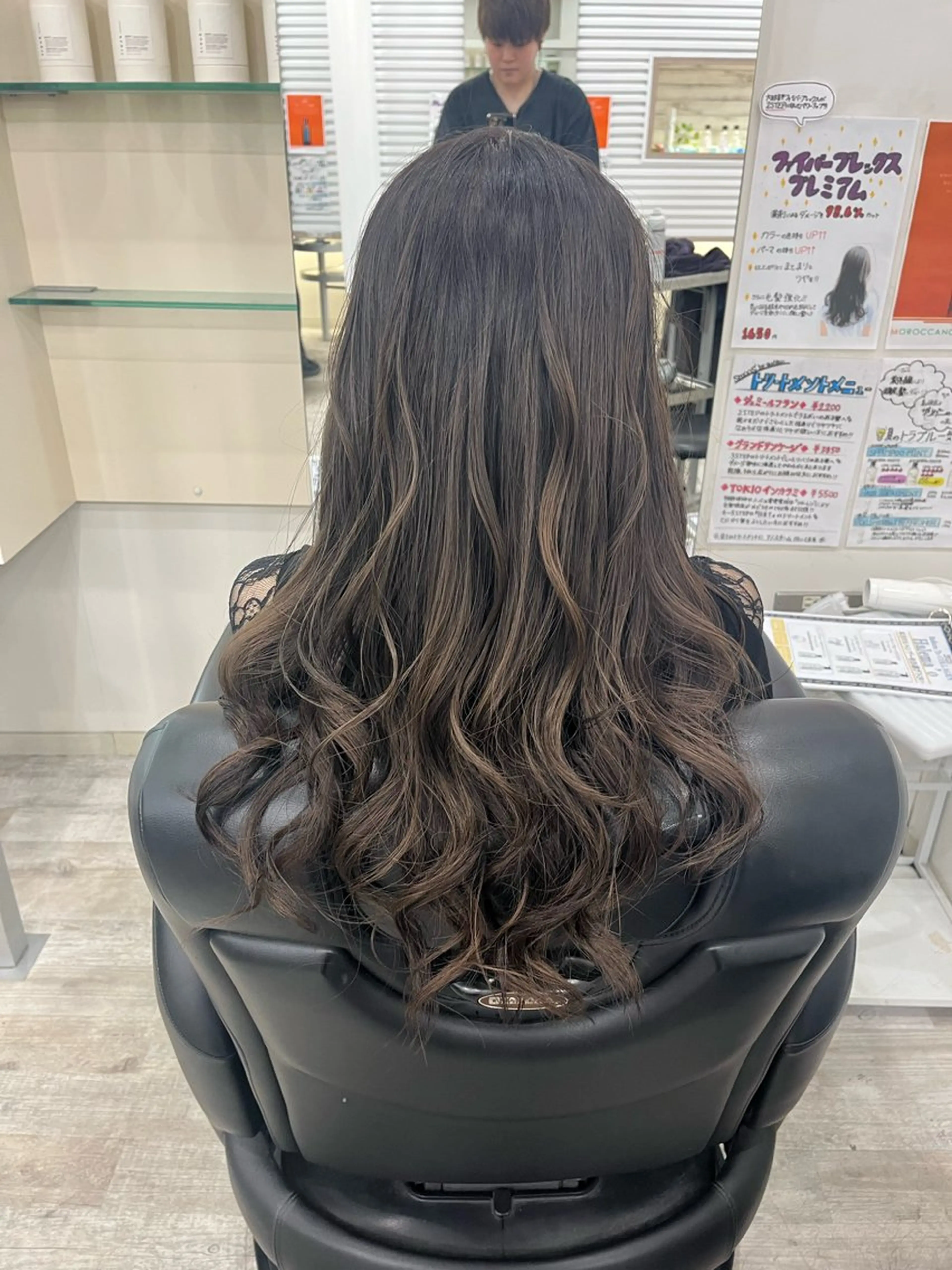 ロング 【北千住】🌈韓国風 レイヤー✨小顔カットのヘアスタイル