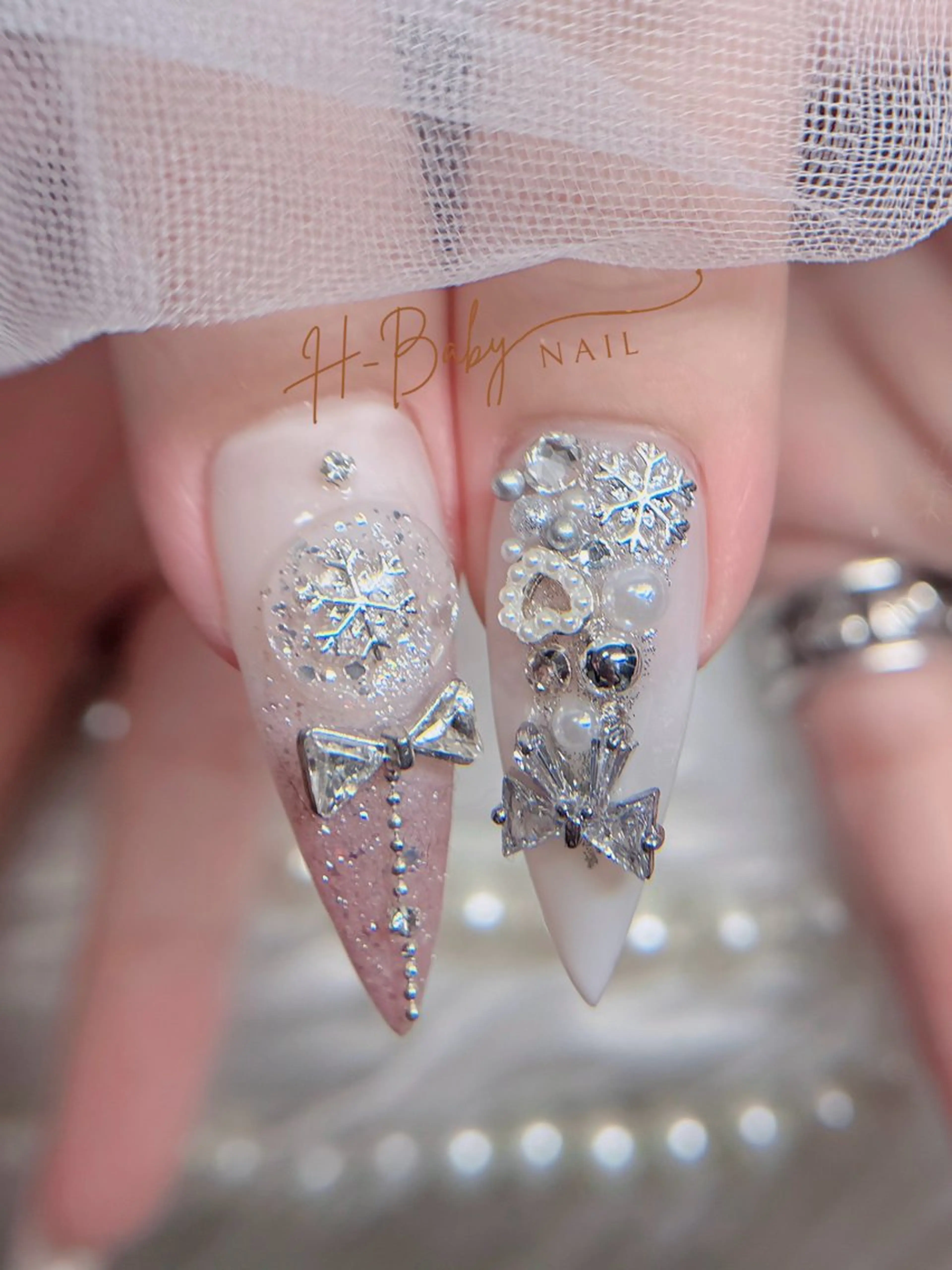 ネイル フレンチネイル ジェルネイル ガラスフレンチ ハロウィン ハート ハンドネイル H.baby Nail Salonのネイルデザイン