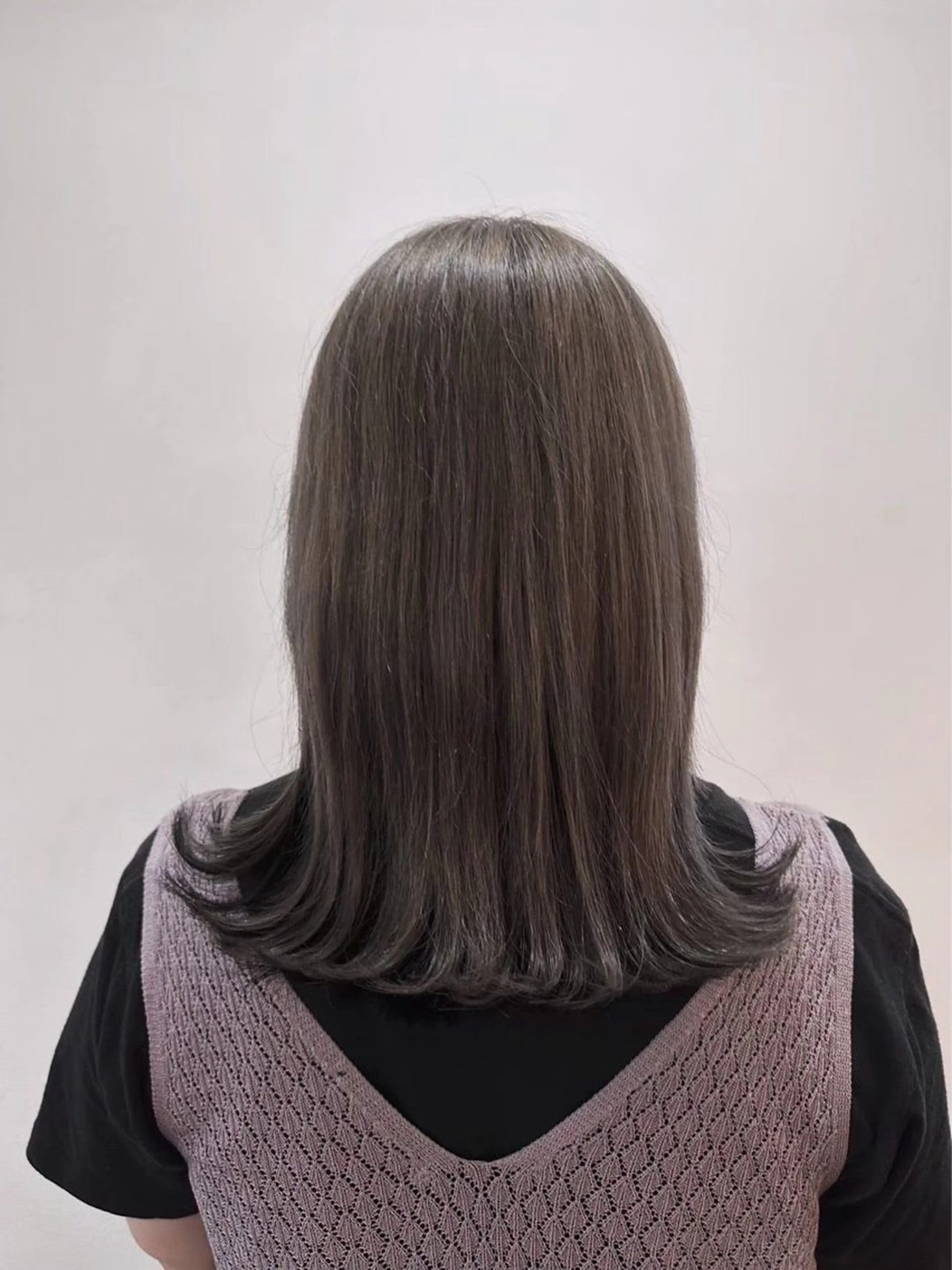 ミディアム カラー ブリーチ ケアブリーチ イヤリングカラー グレージュ インナーカラー mopa_kaede 暖色カラー/ロングのヘアスタイル