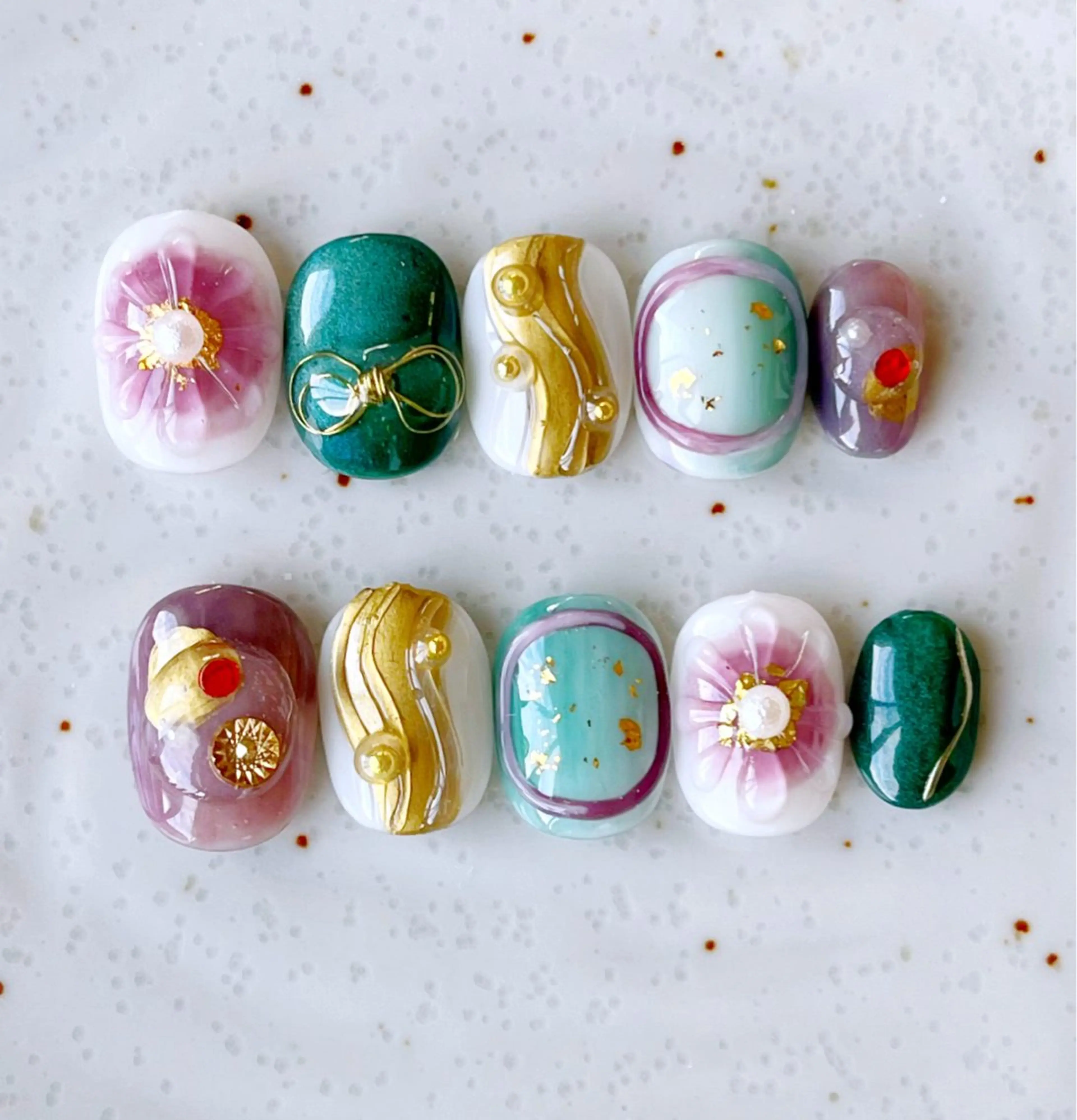 ネイル 成人式 フラワーネイル グリーン ニュアンスネイル ぷっくりネイル ハンドネイル Baku Nailsのネイルデザイン