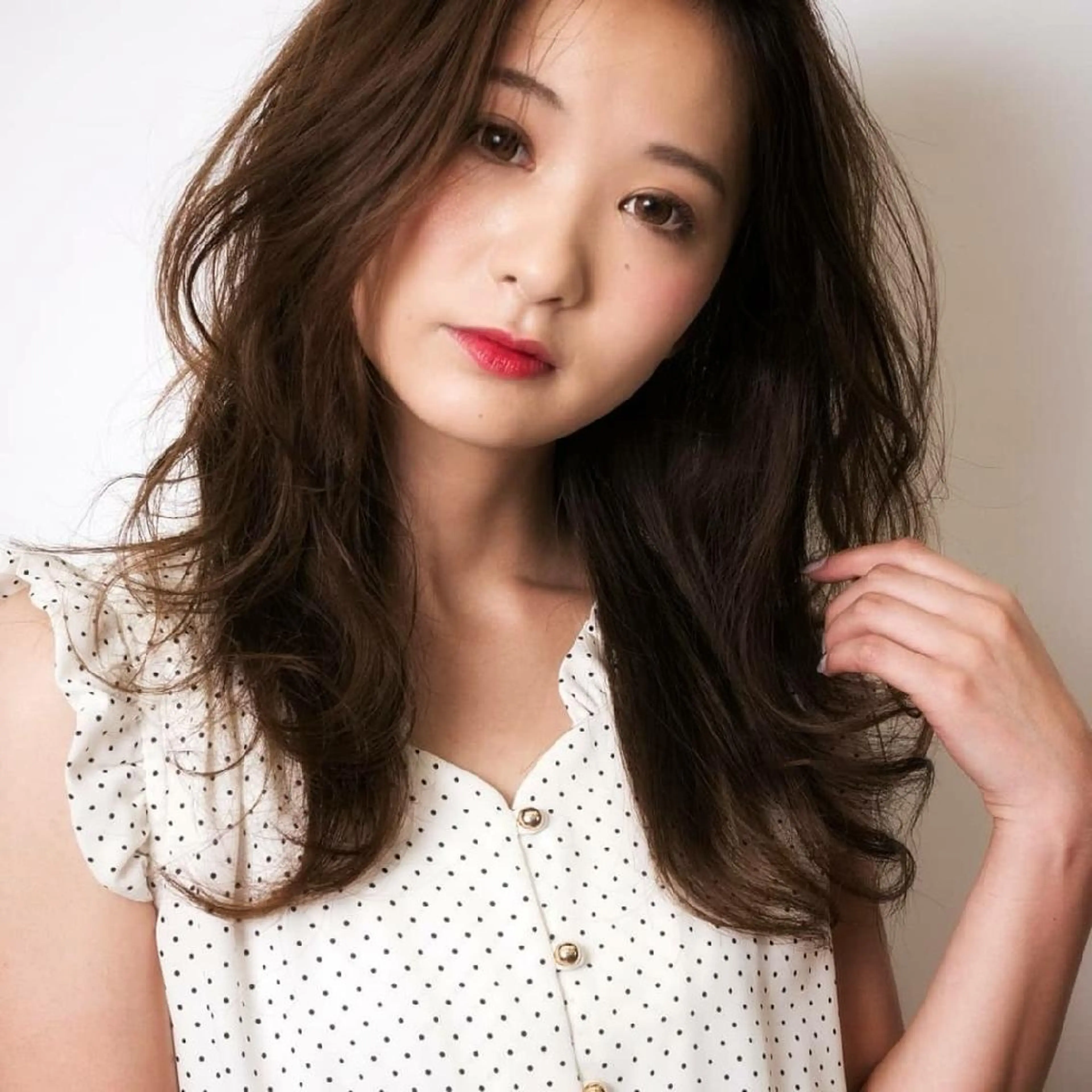 セミロング 大人の艶髪✂️ 矢崎美紀のヘアスタイル